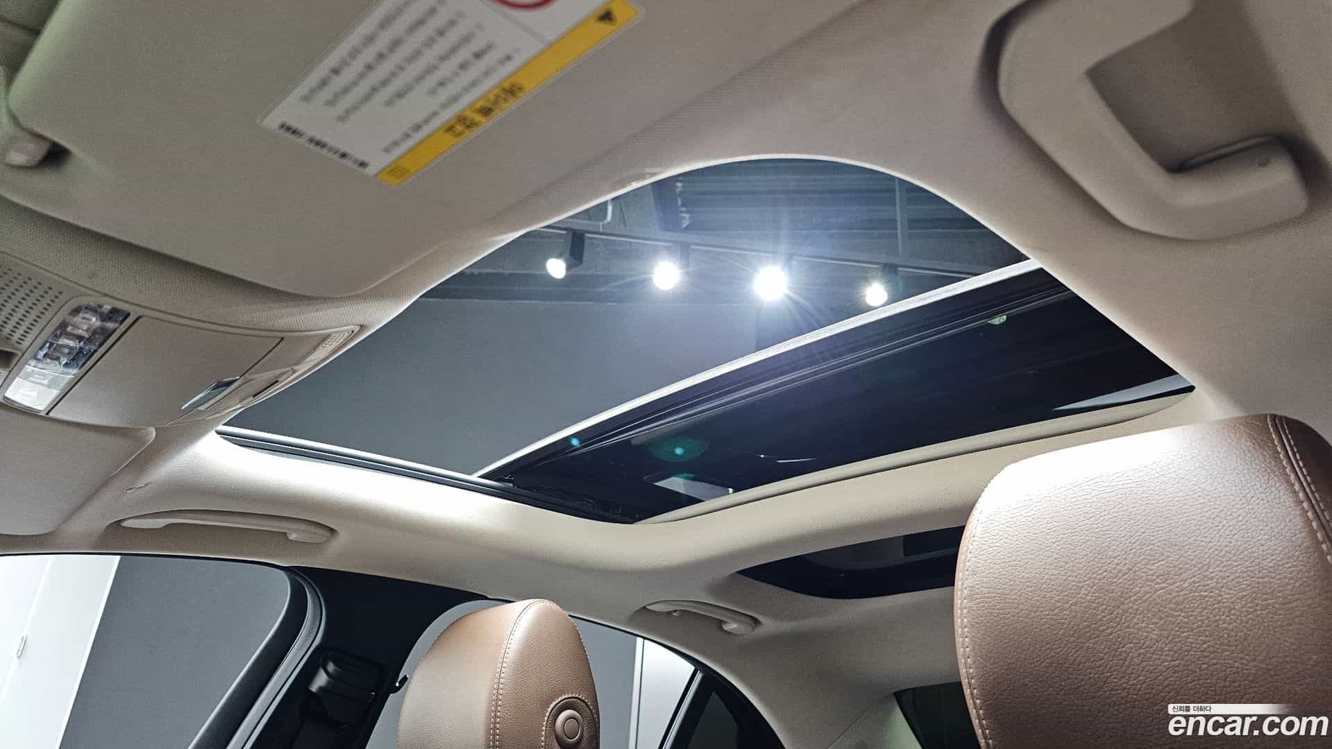 E-Class Mercedes-Benz 2016.10-OPTION-022