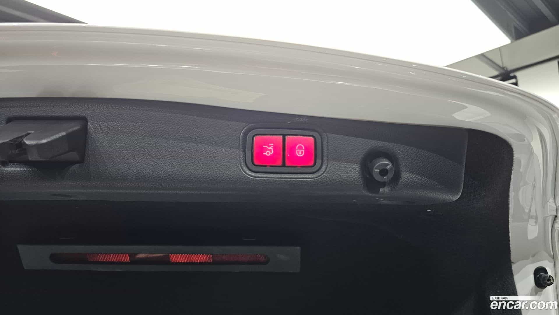 E-Class Mercedes-Benz 2016.10-OPTION-024