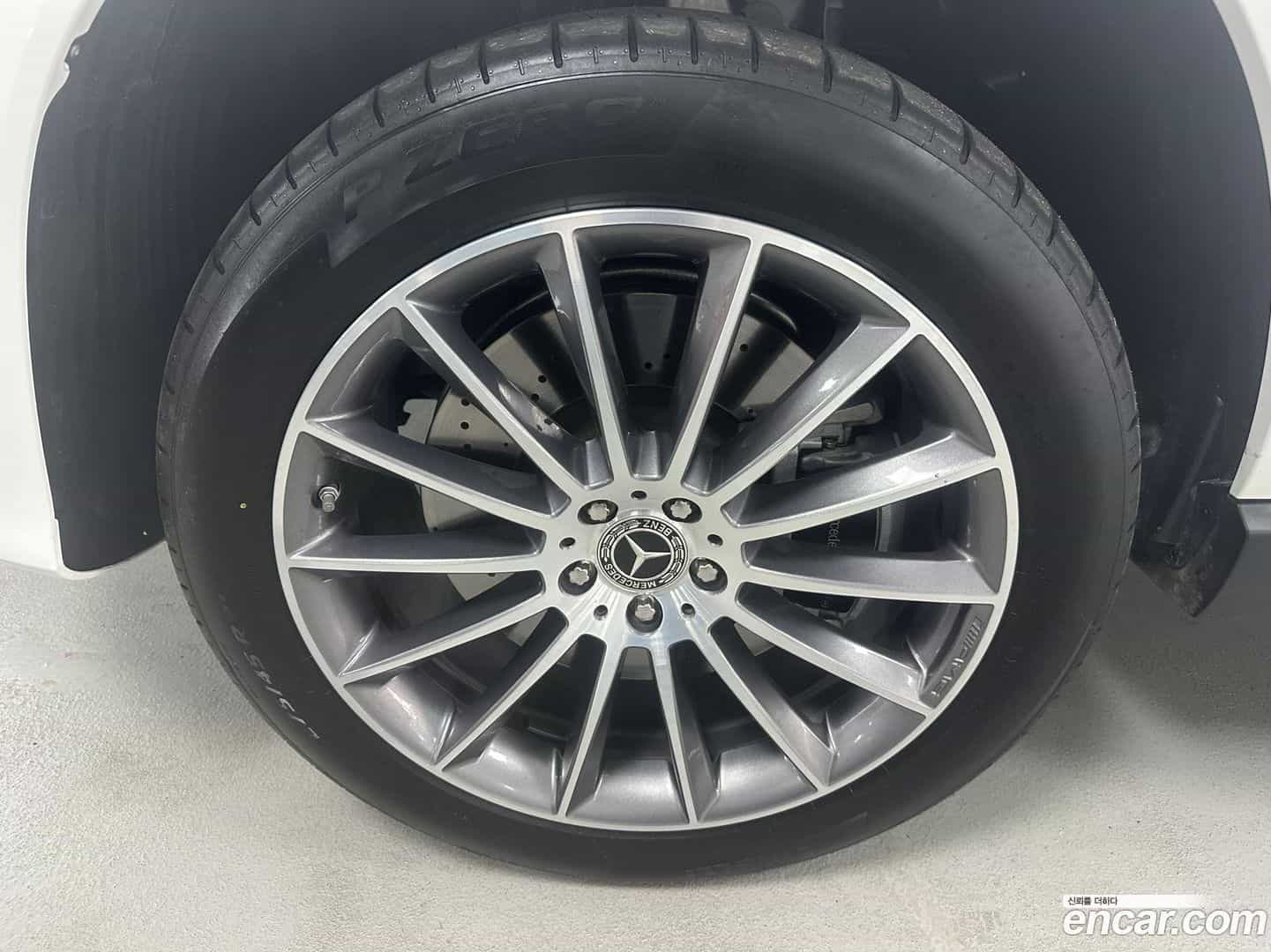 GLE-Class Mercedes-Benz 2025.4-OUTER-005