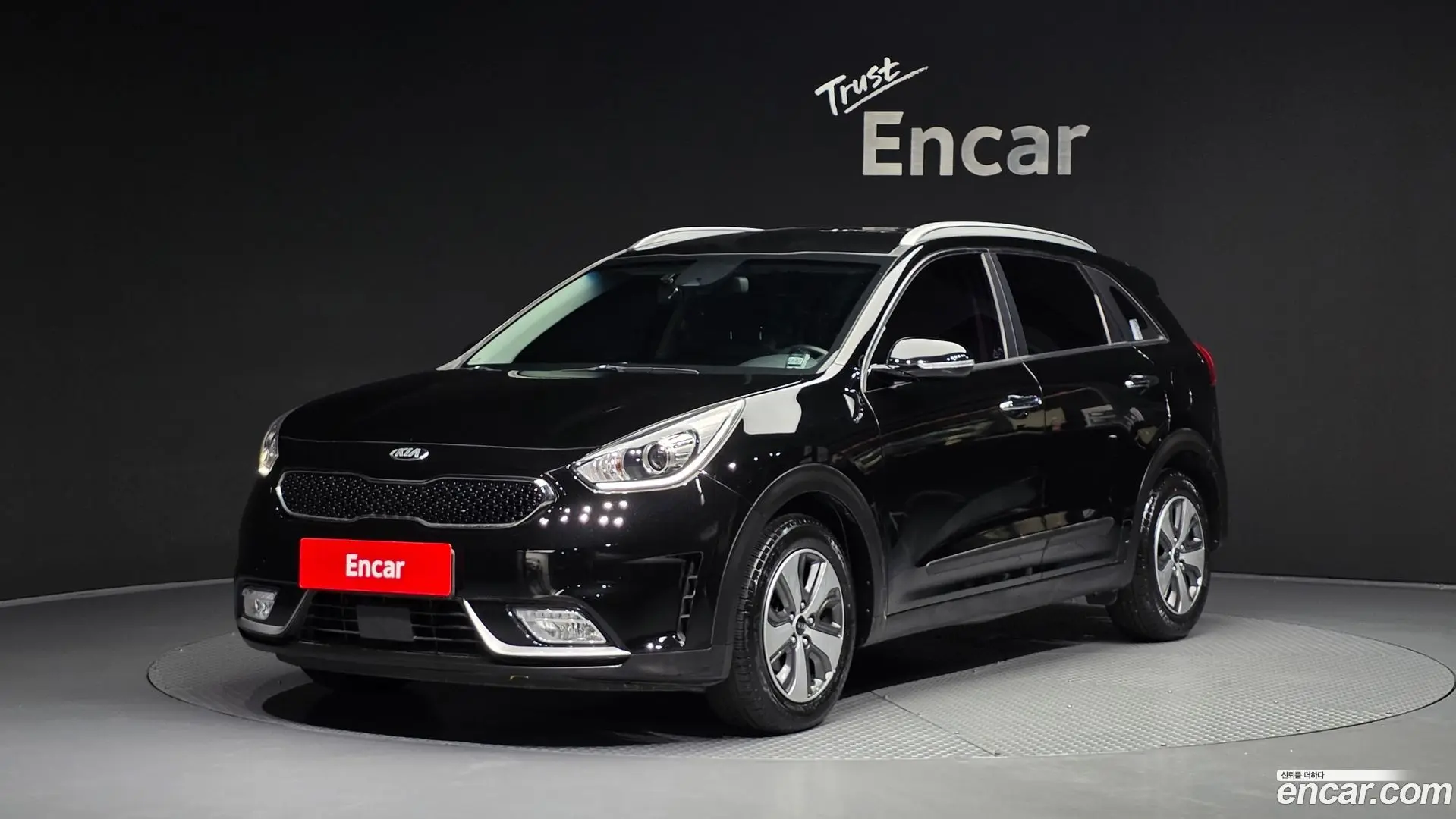 Main__Slider__Photo:Niro Kia 2018.10-0