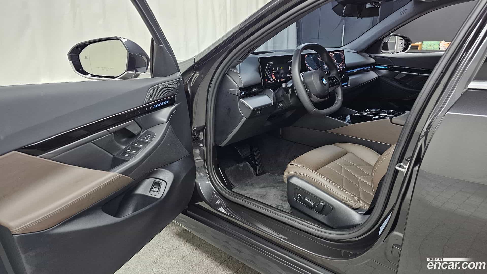 5-Series BMW 2023.11-INNER-010
