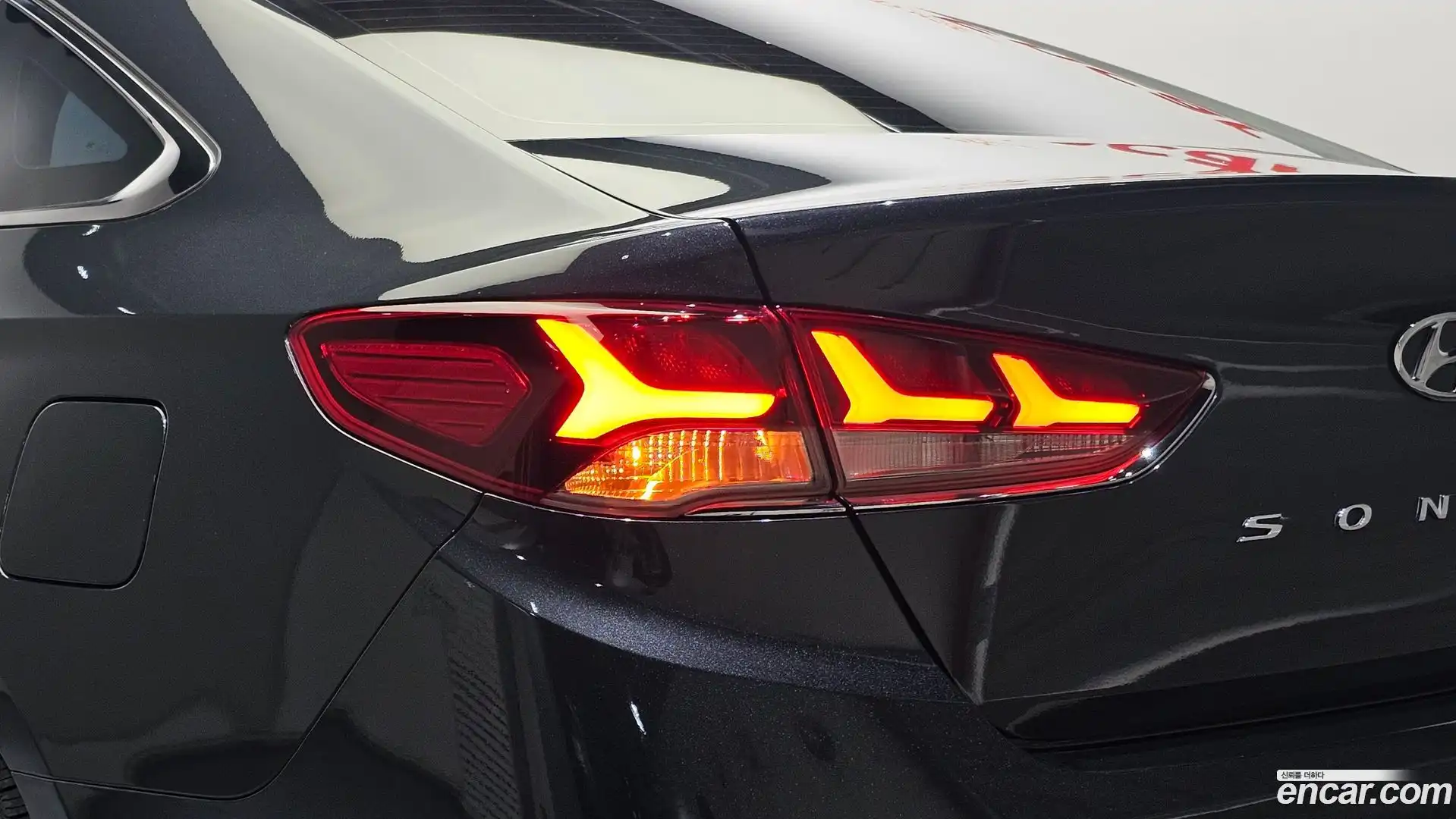 Sonata Hyundai 2018.0-OUTER-033