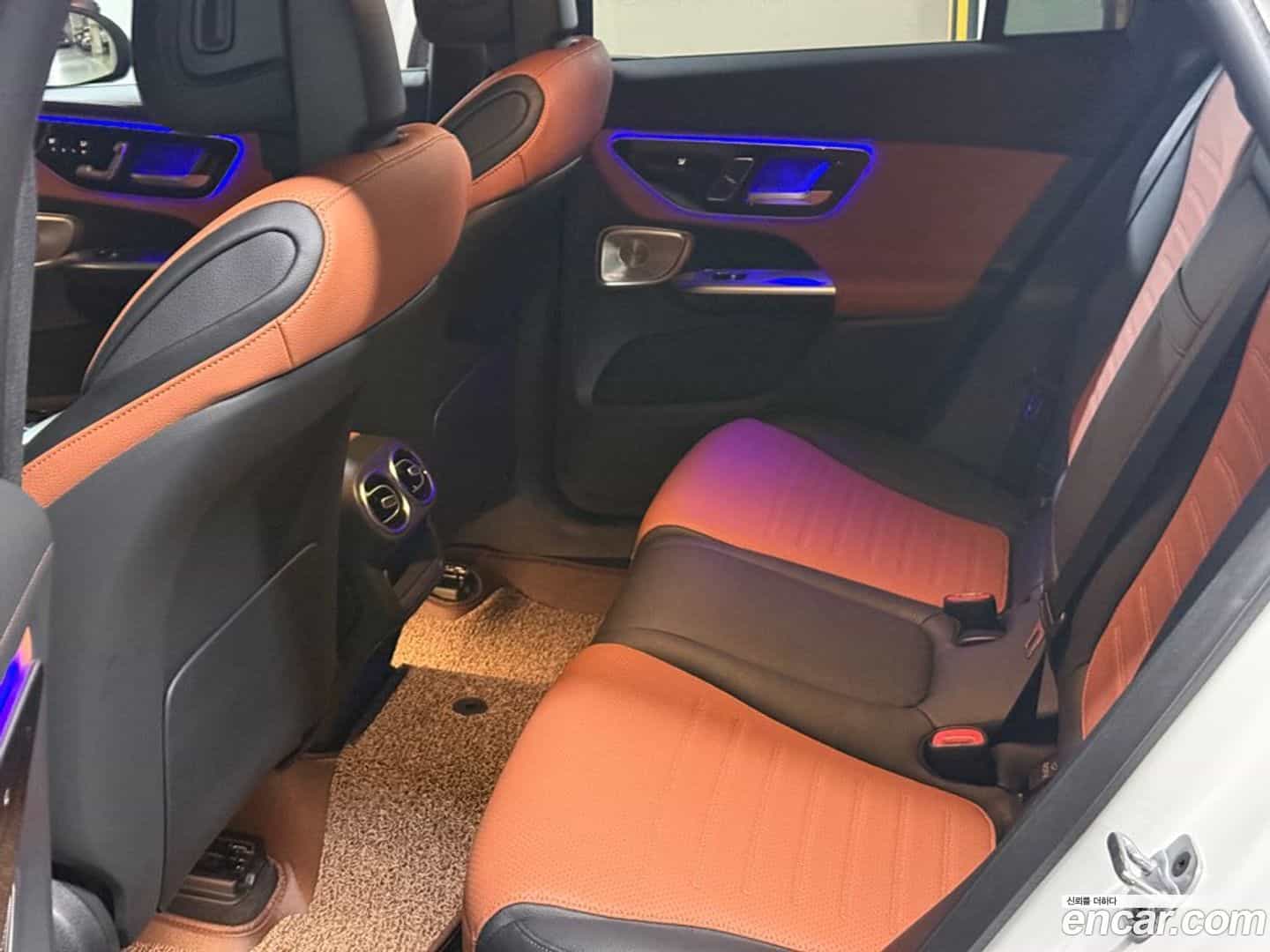 GLC-Class Mercedes-Benz 2024.1-INNER-007