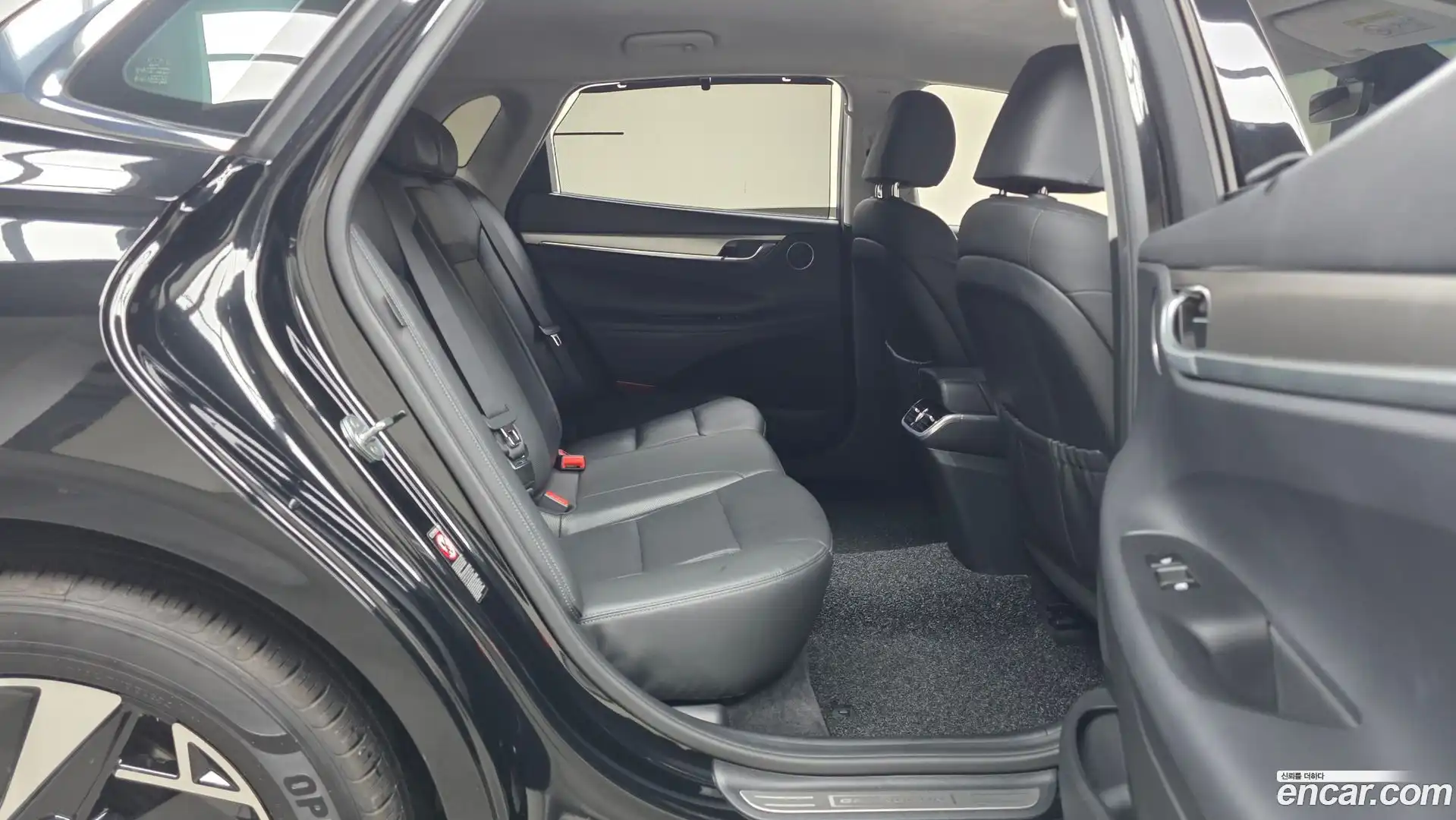 Grandeur Hyundai 2022.5-OPTION-015