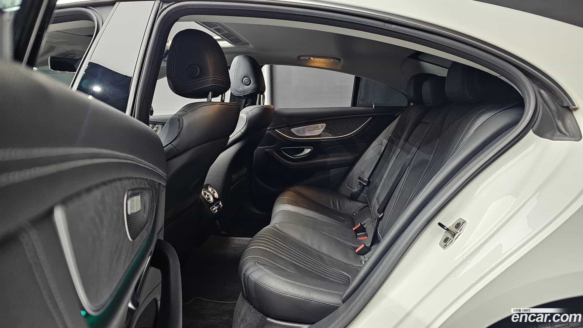 CLS-Class Mercedes-Benz 2019.5-OPTION-016