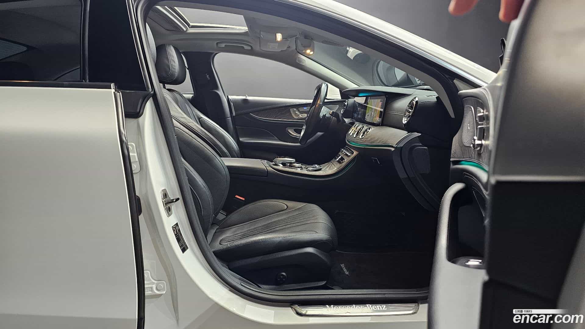 CLS-Class Mercedes-Benz 2019.5-INNER-036