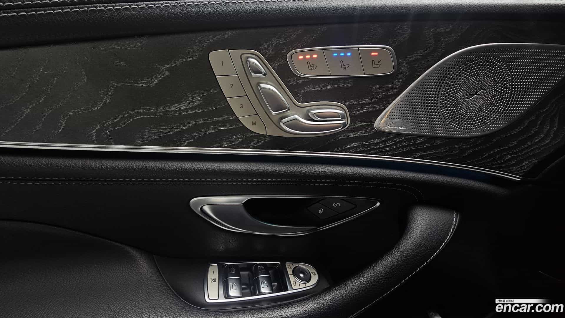 CLS-Class Mercedes-Benz 2019.5-OPTION-041