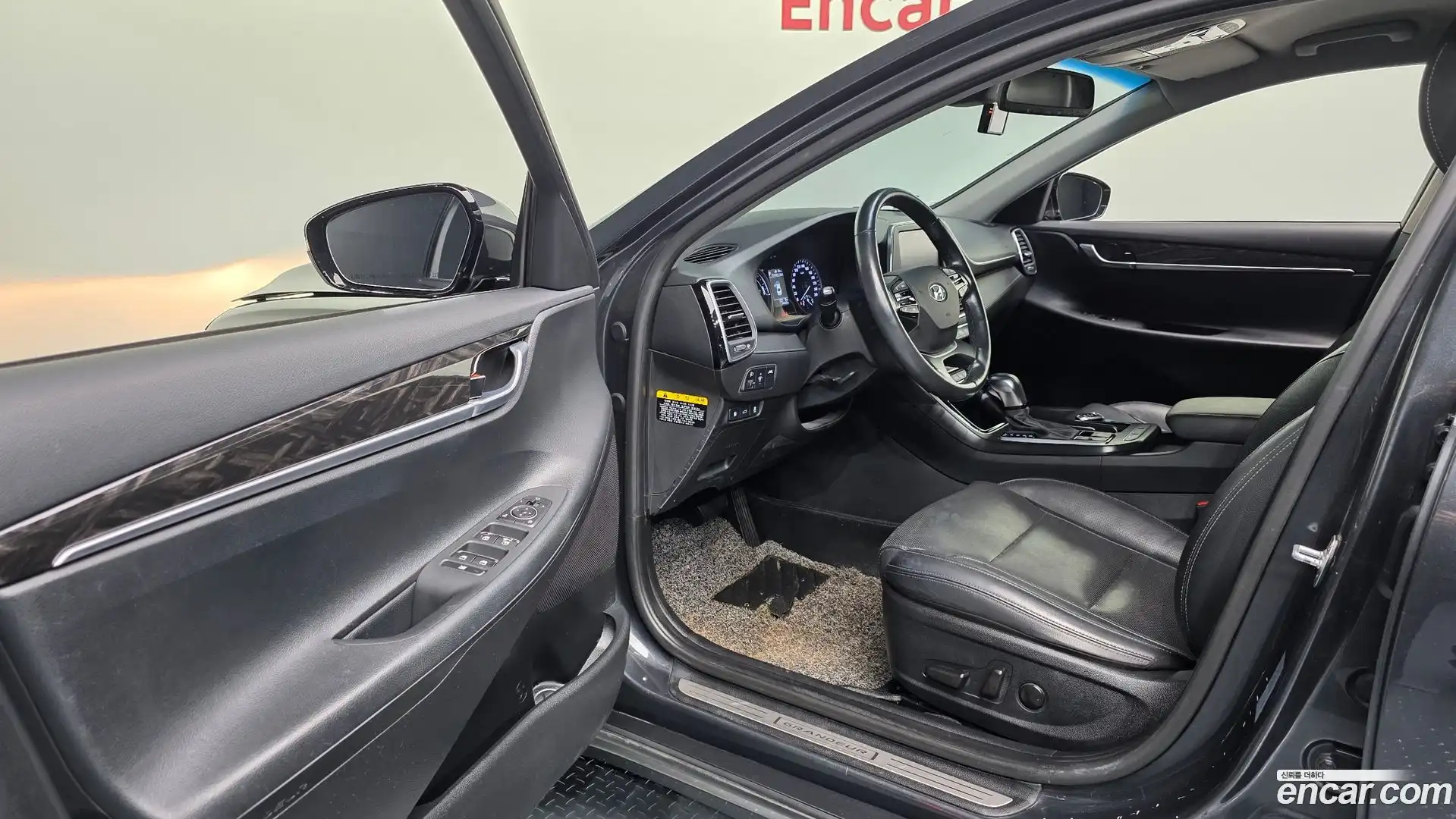 Grandeur Hyundai 2019.0-INNER-010