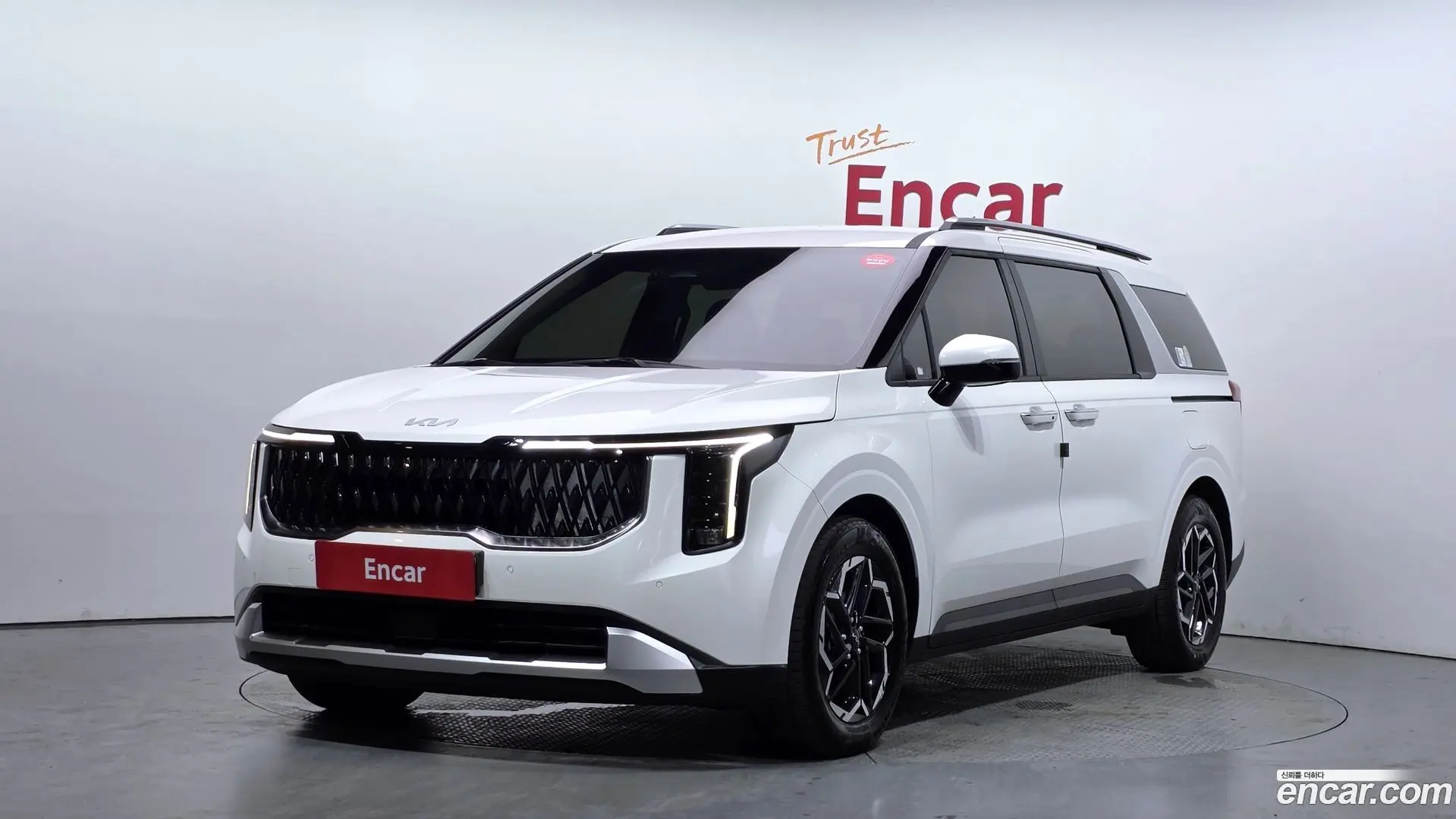 Main__Slider__Photo:Canival Kia 2024.2-0