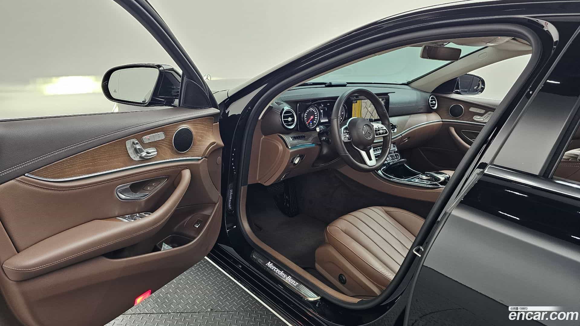 E-Class Mercedes-Benz 2019.9-INNER-010