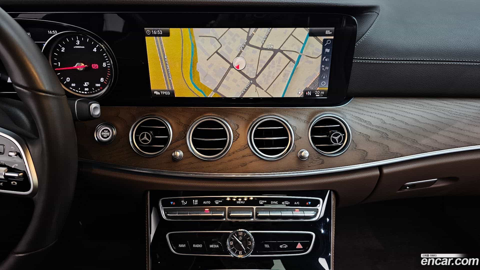 E-Class Mercedes-Benz 2019.9-OPTION-016