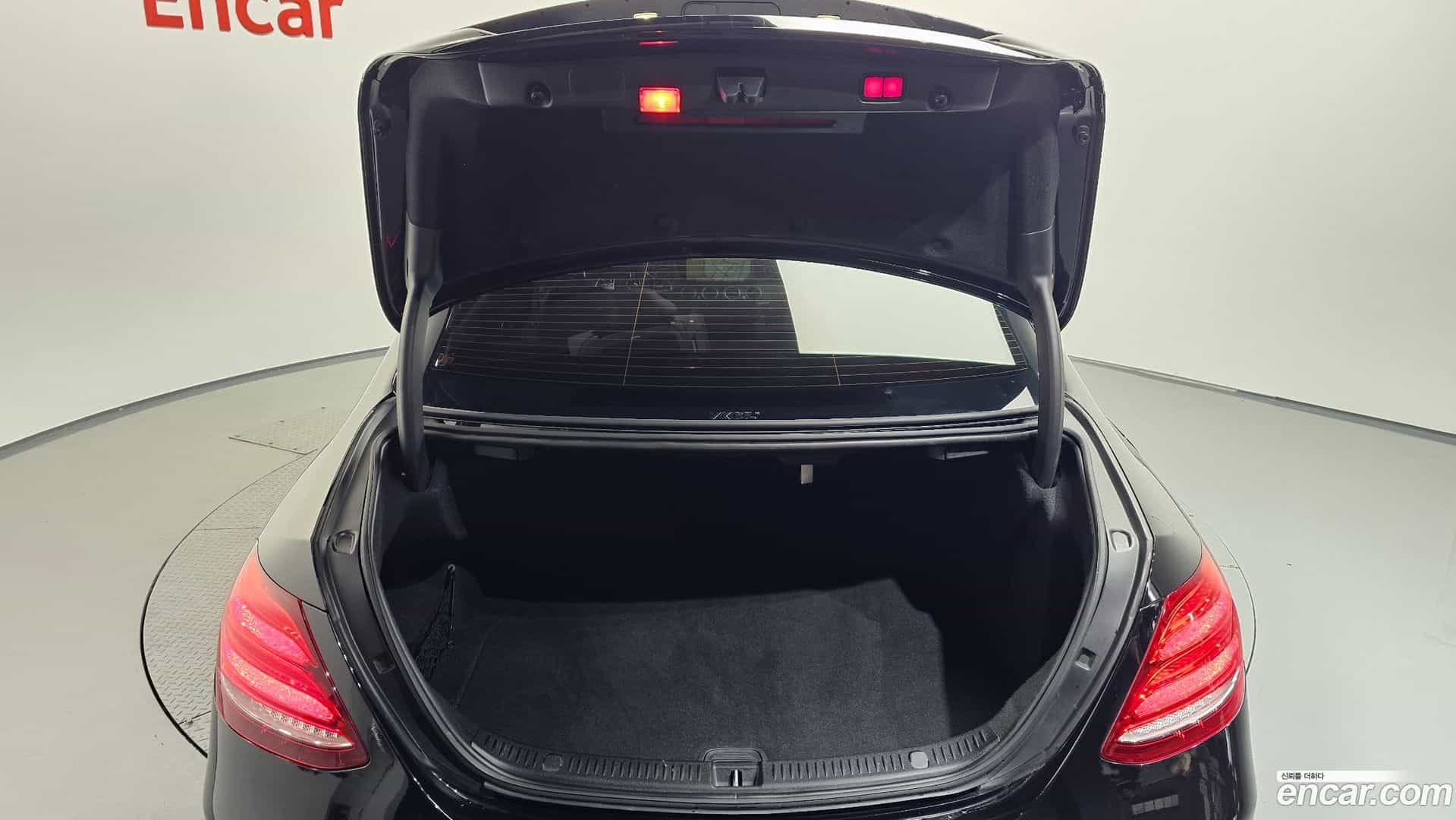 E-Class Mercedes-Benz 2019.9-OPTION-021