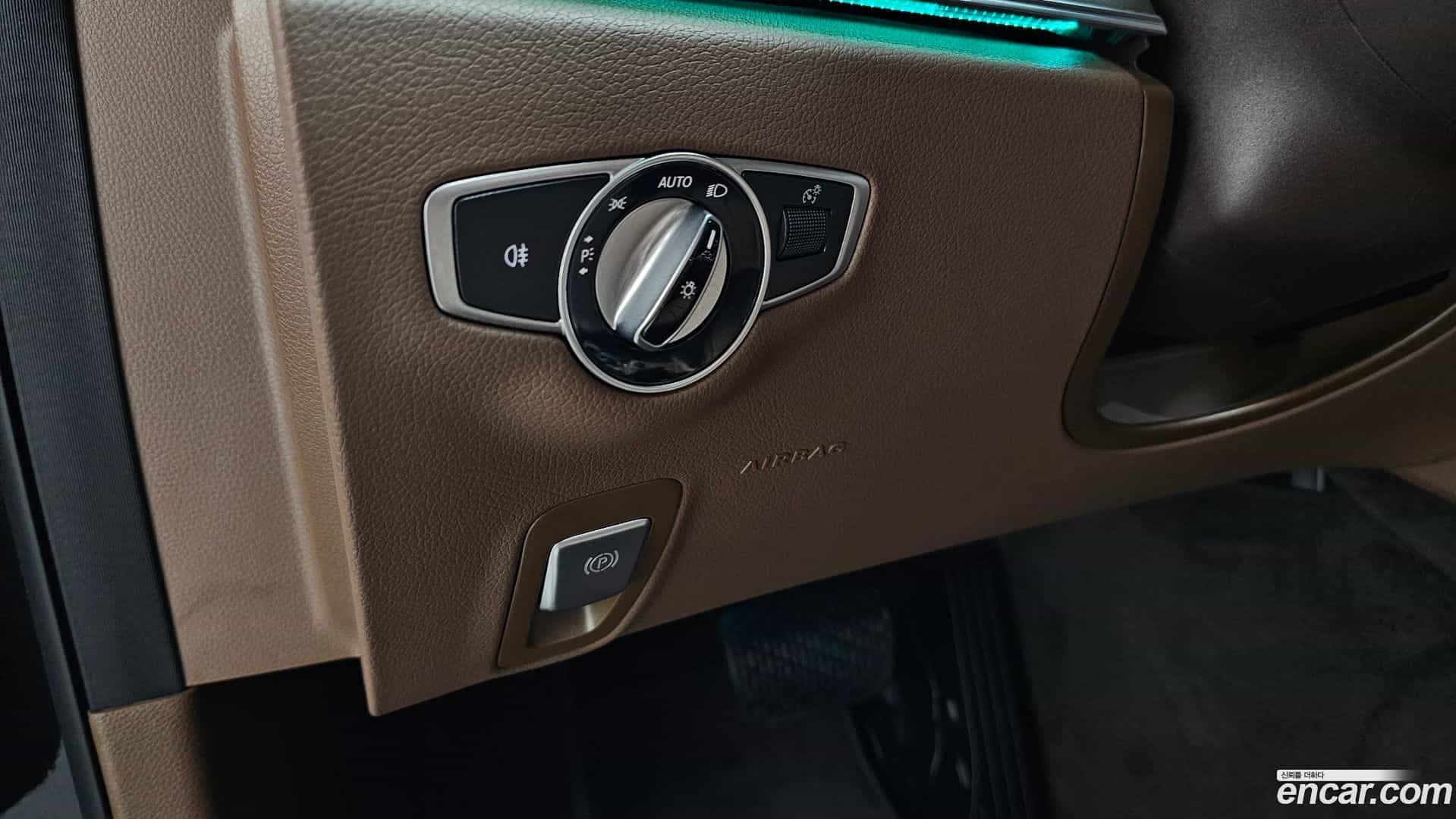 E-Class Mercedes-Benz 2019.9-OPTION-040