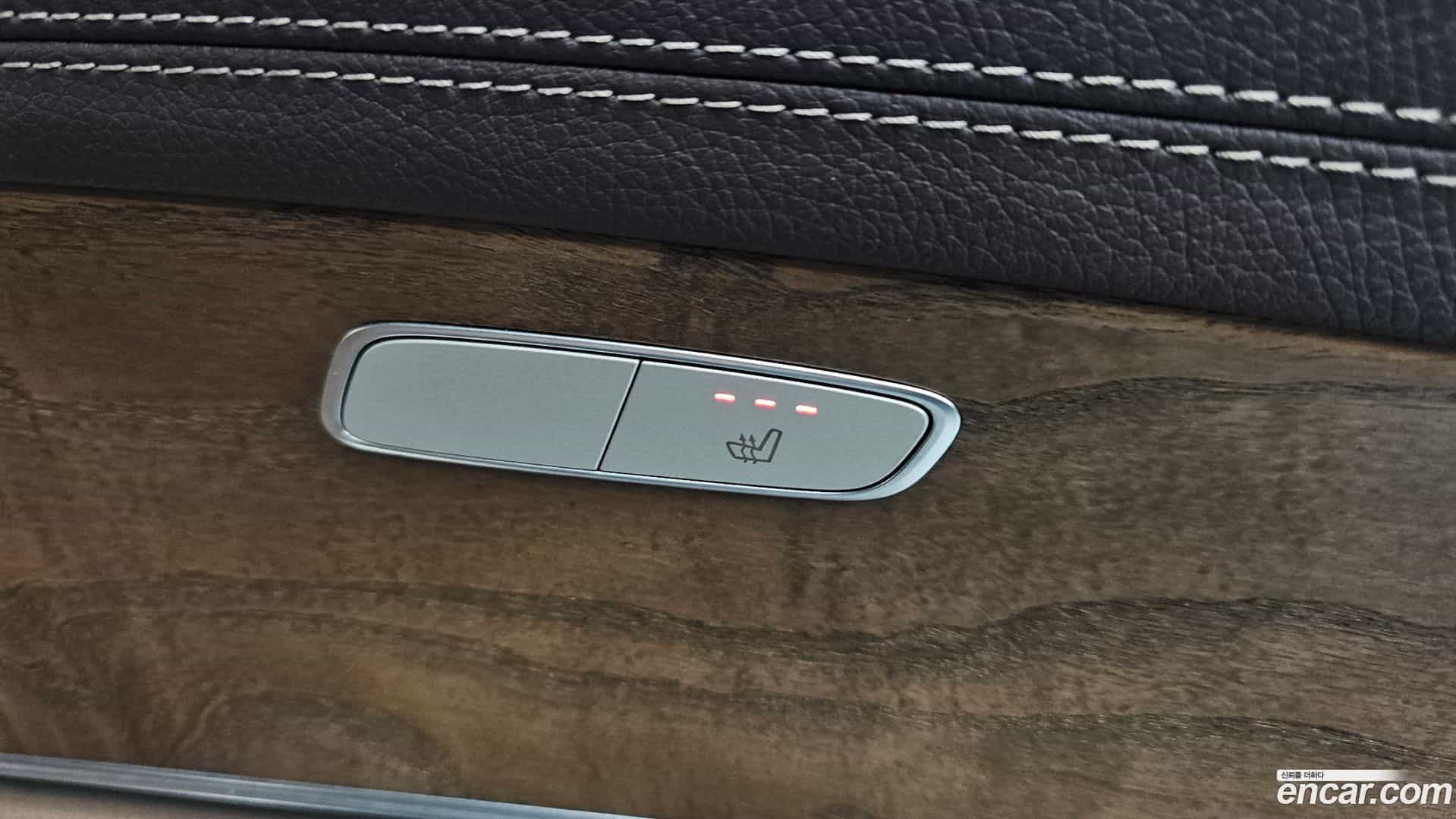 E-Class Mercedes-Benz 2019.9-OPTION-043