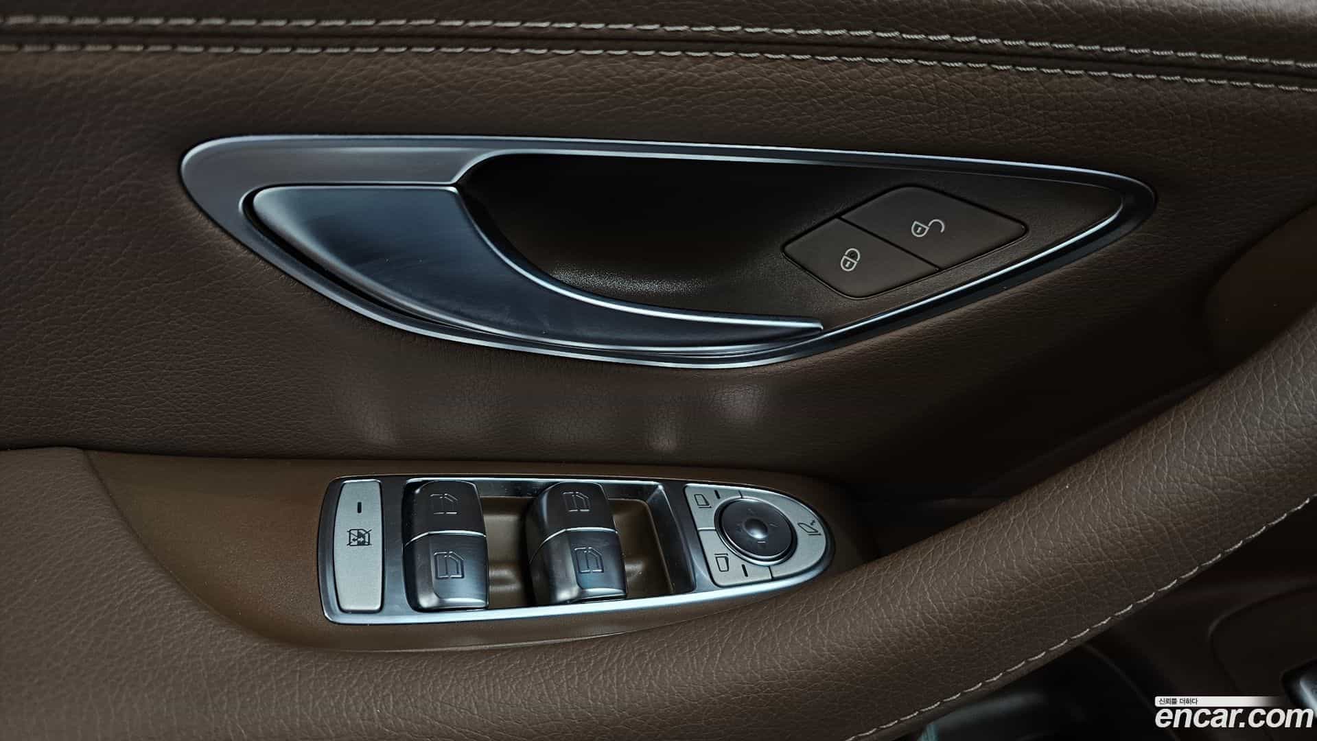 E-Class Mercedes-Benz 2019.9-OPTION-047
