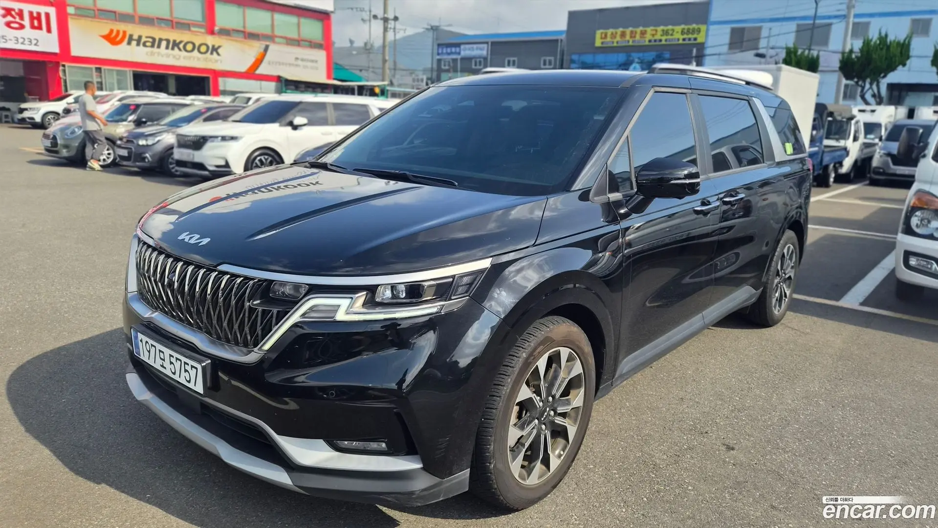 Main__Slider__Photo:Canival Kia 2023.10-0
