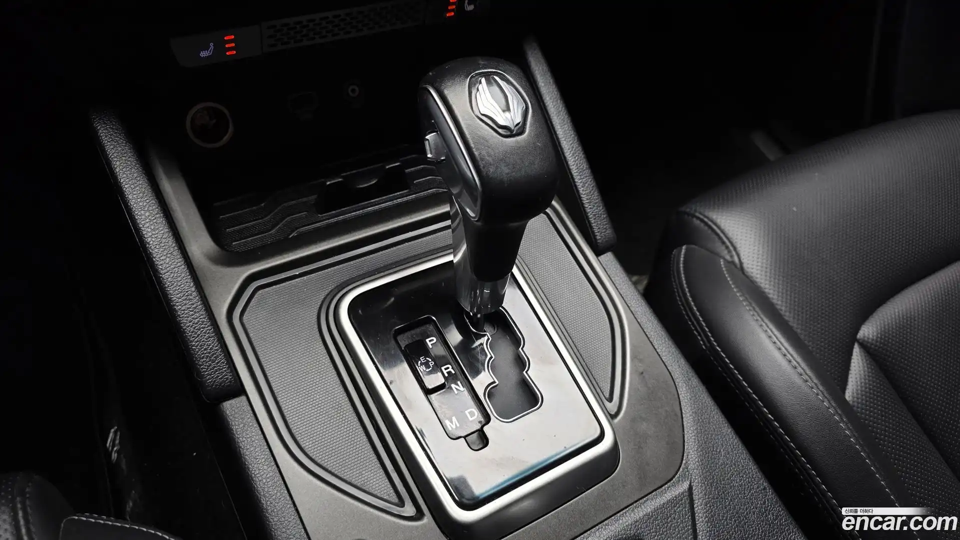 Rexton KG Mobility 2019.5-INNER-009