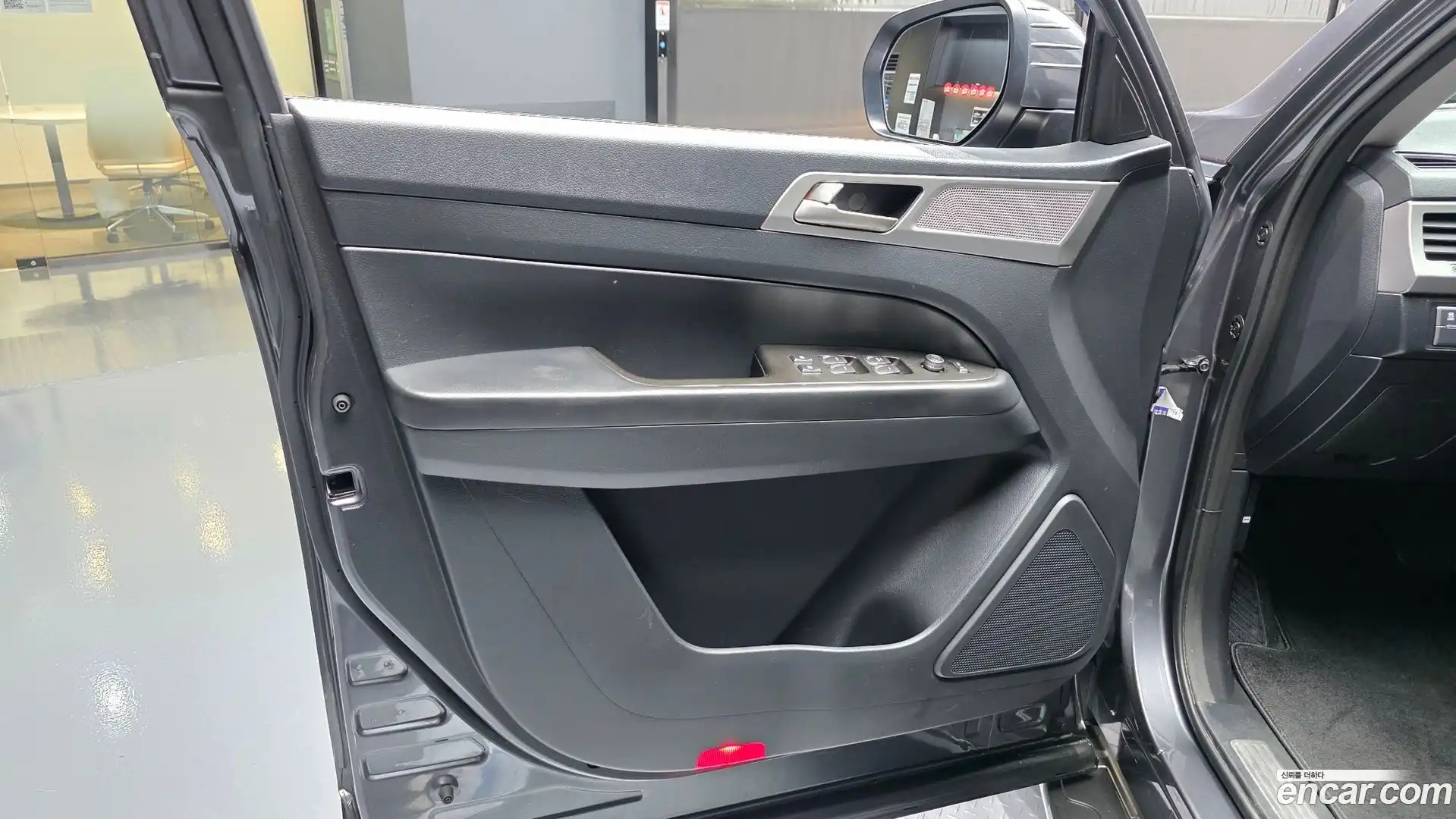 Rexton KG Mobility 2019.5-INNER-034