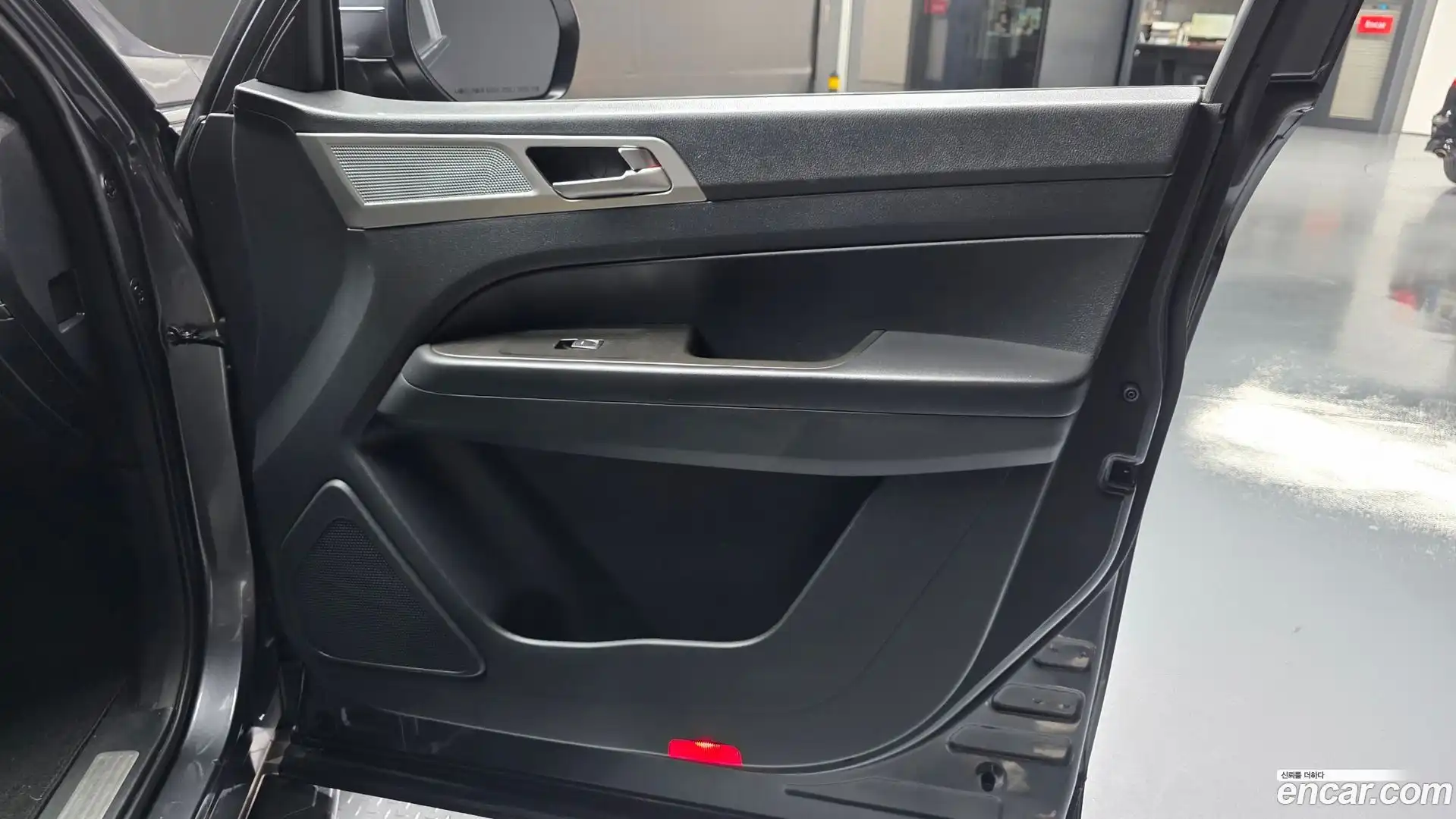 Rexton KG Mobility 2019.5-INNER-035