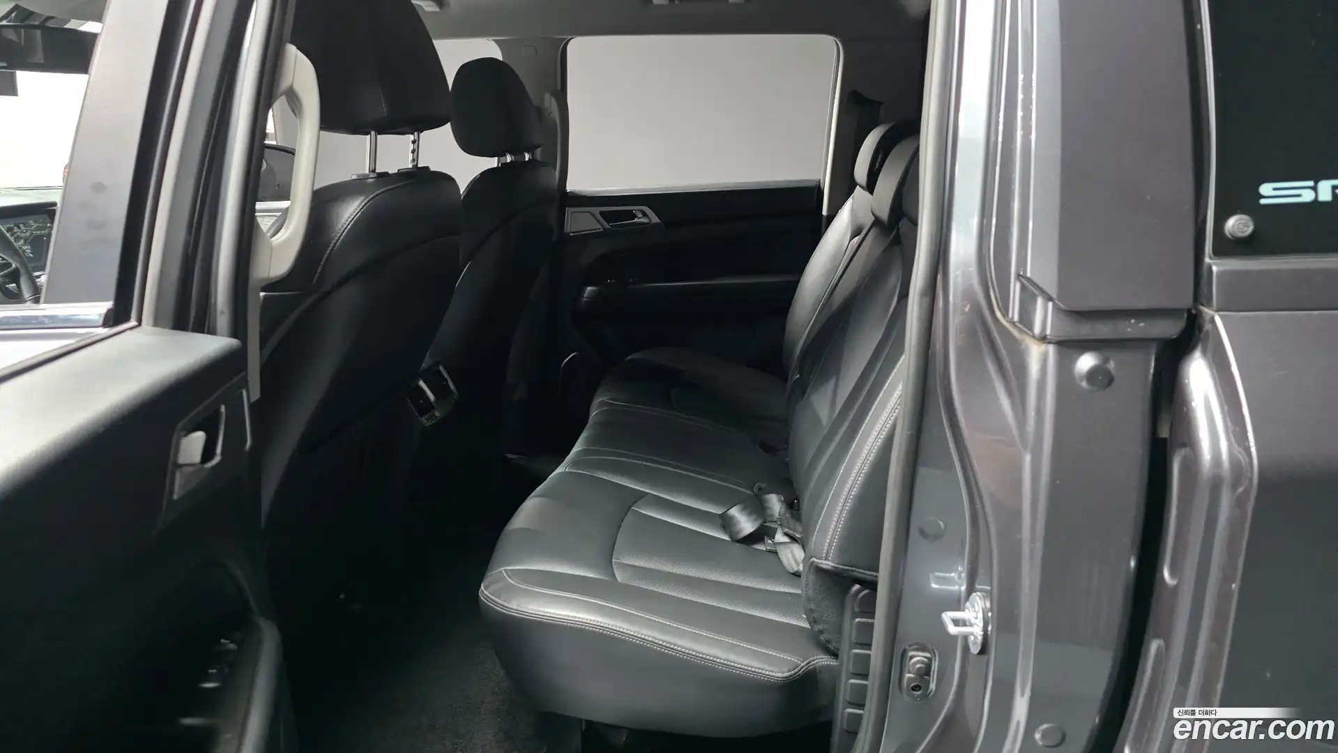 Rexton KG Mobility 2019.5-INNER-036