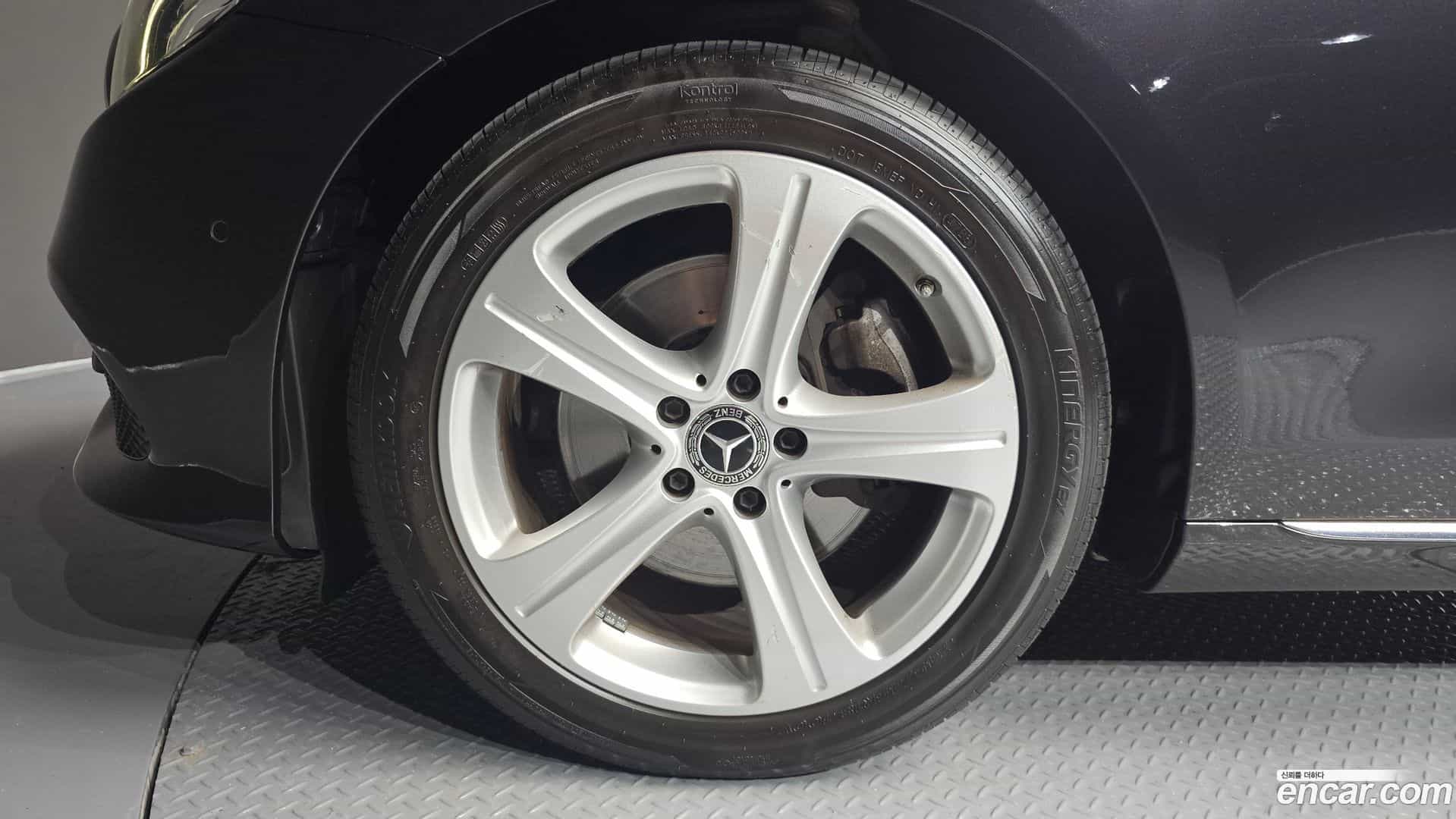 E-Class Mercedes-Benz 2017.6-OUTER-005