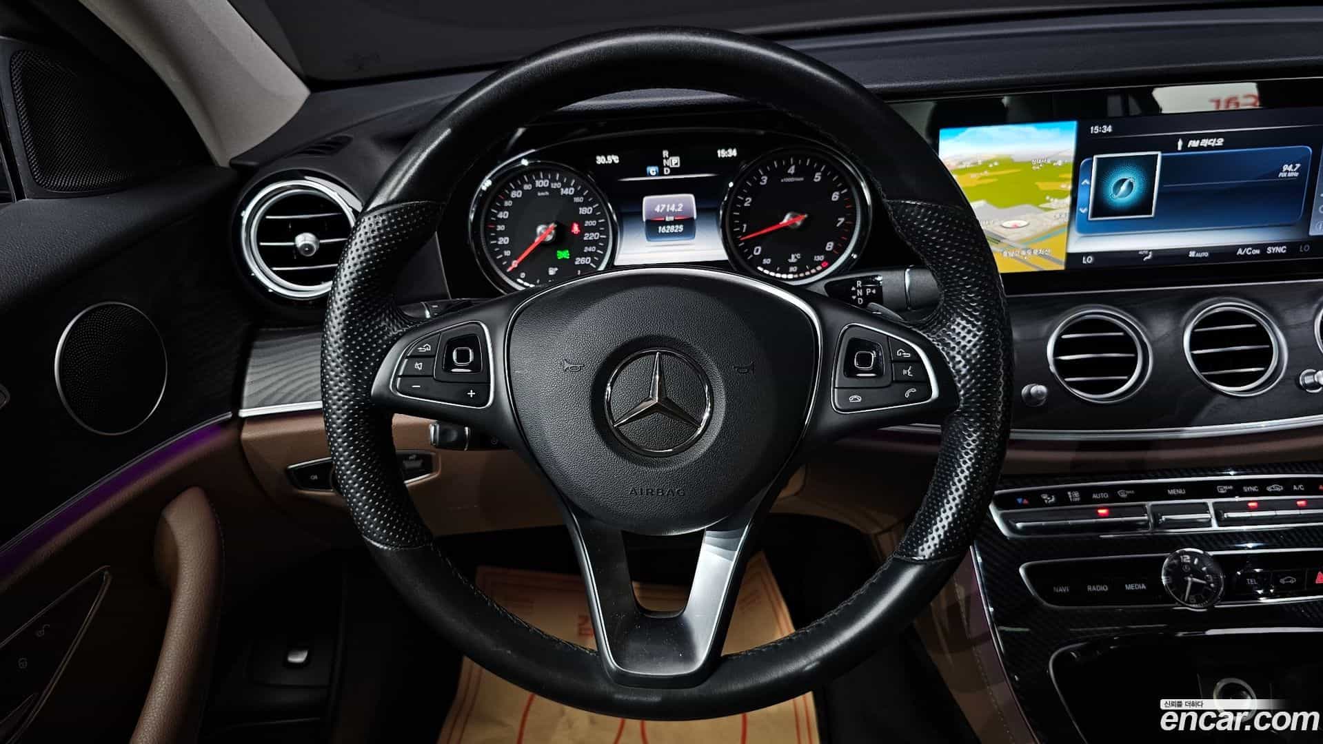 E-Class Mercedes-Benz 2017.6-OPTION-019