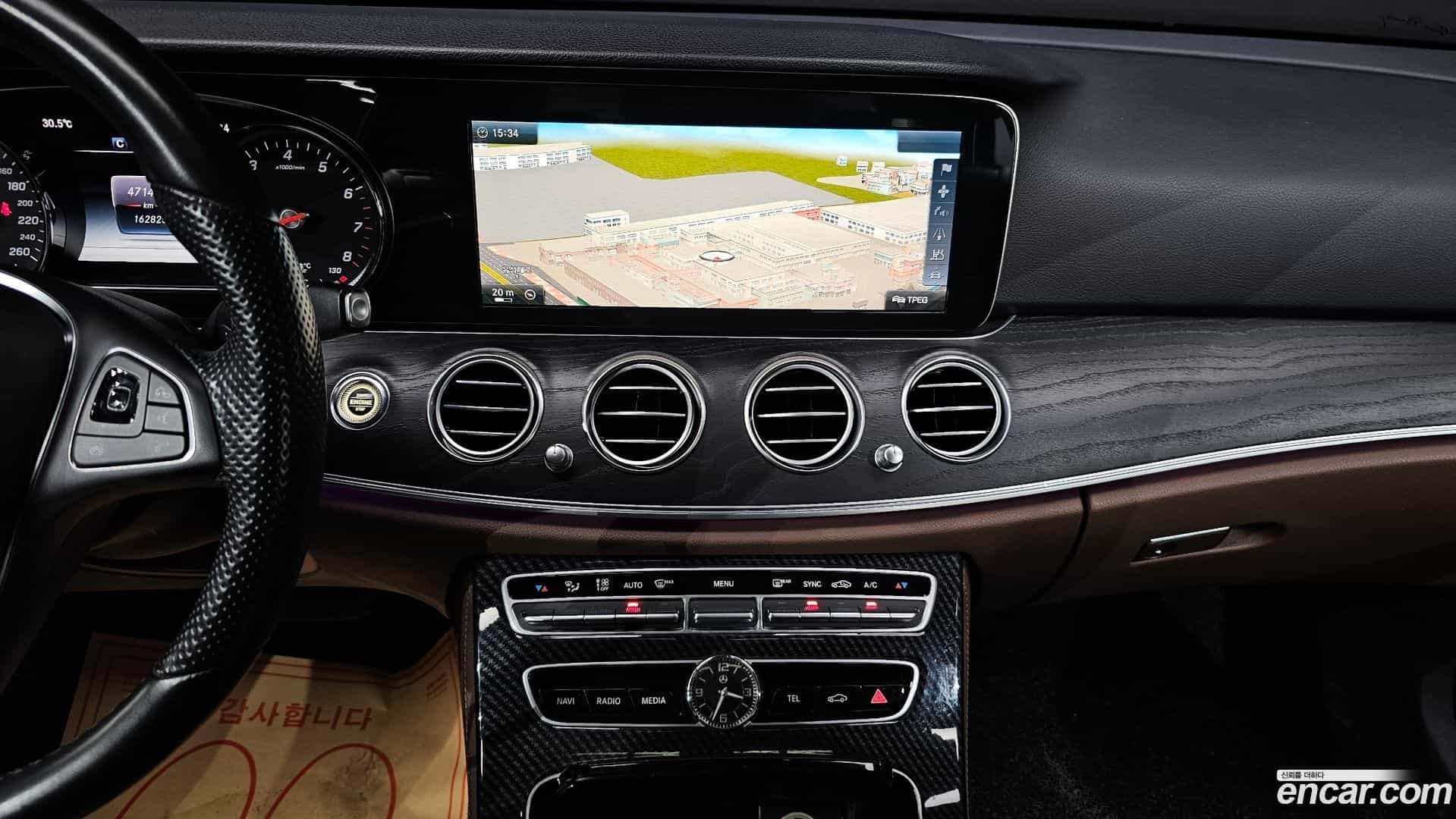 E-Class Mercedes-Benz 2017.6-OPTION-020