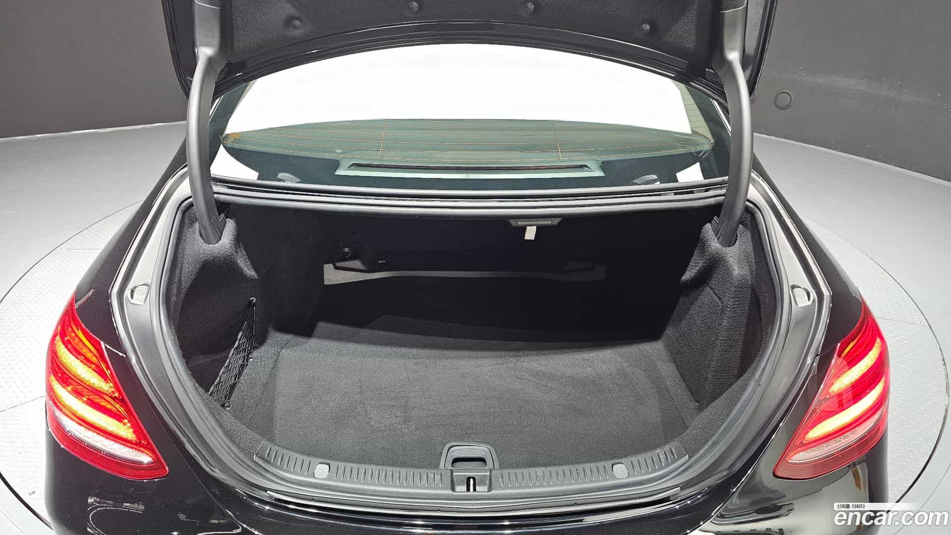 E-Class Mercedes-Benz 2017.6-OPTION-024
