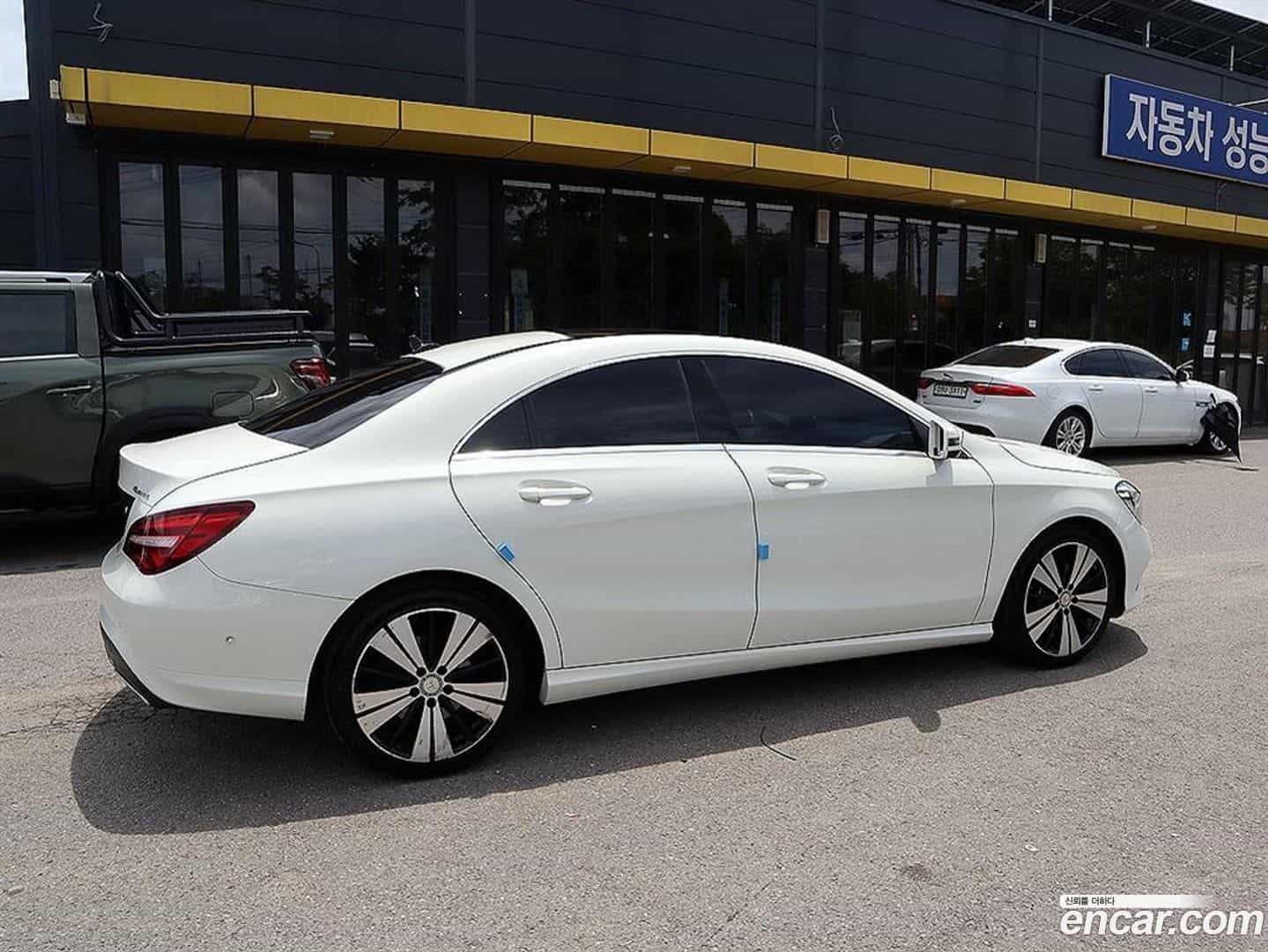CLA-Class Mercedes-Benz 2017.3-OUTER-003
