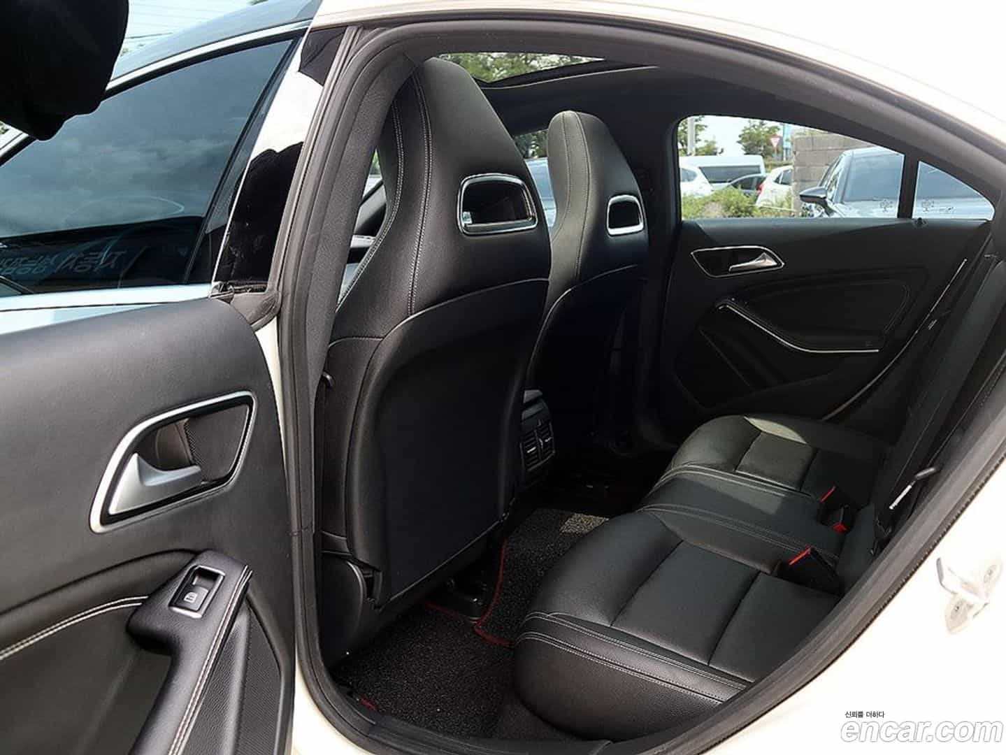 CLA-Class Mercedes-Benz 2017.3-INNER-007