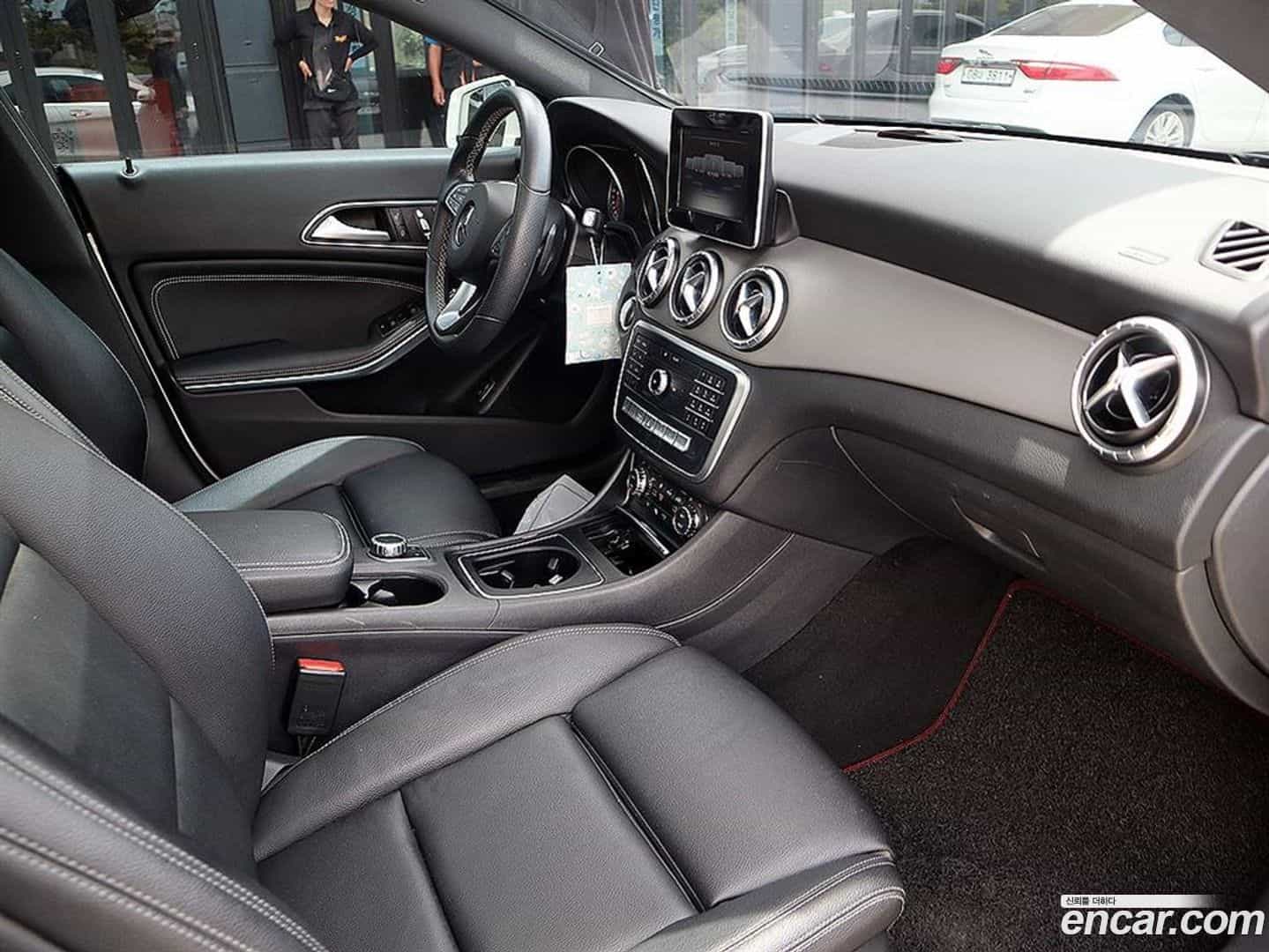 CLA-Class Mercedes-Benz 2017.3-OPTION-017