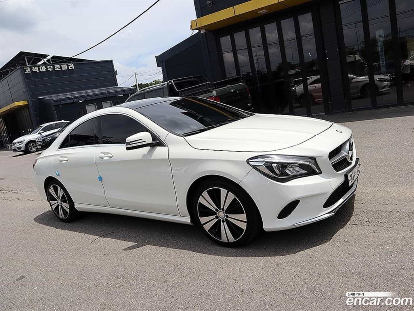 CLA-Class Mercedes-Benz 2017.3-OPTION-024