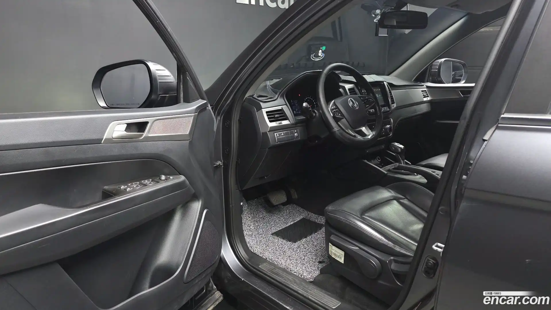 Rexton KG Mobility 2019.1-INNER-010