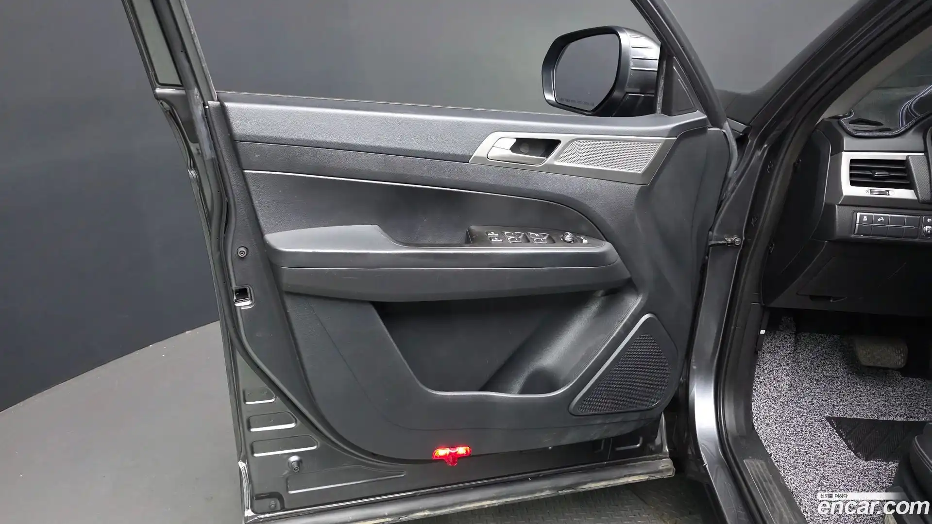 Rexton KG Mobility 2019.1-INNER-034