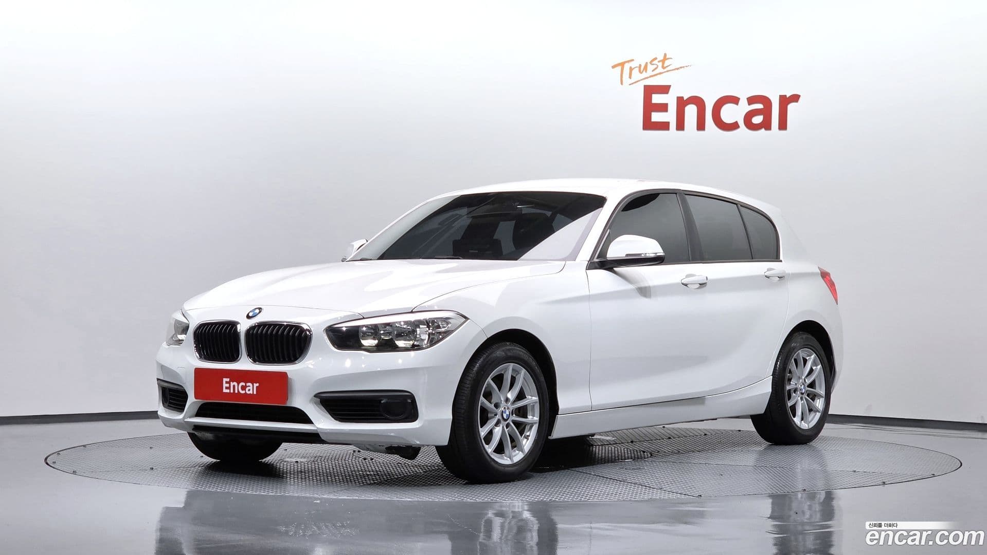 Main__Slider__Photo:1-Series BMW 2016.9-0