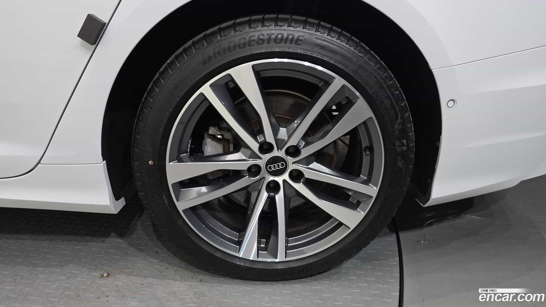 A6 Audi 2022.1-OUTER-031