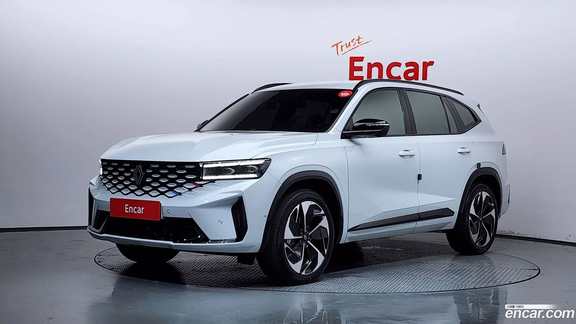 Main__Slider__Photo:Grand Koleos Renault Korea 2024.11-0