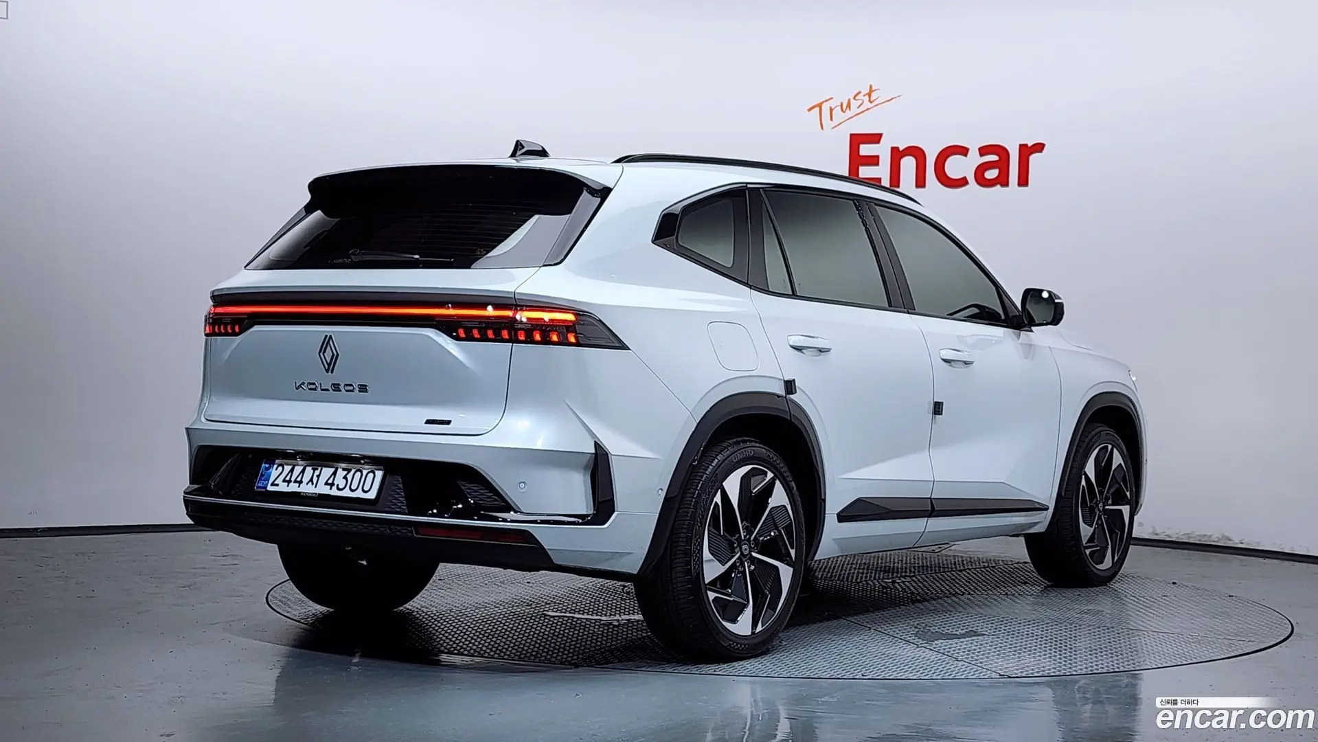 Main__Slider__Photo:Grand Koleos Renault Korea 2024.11-1
