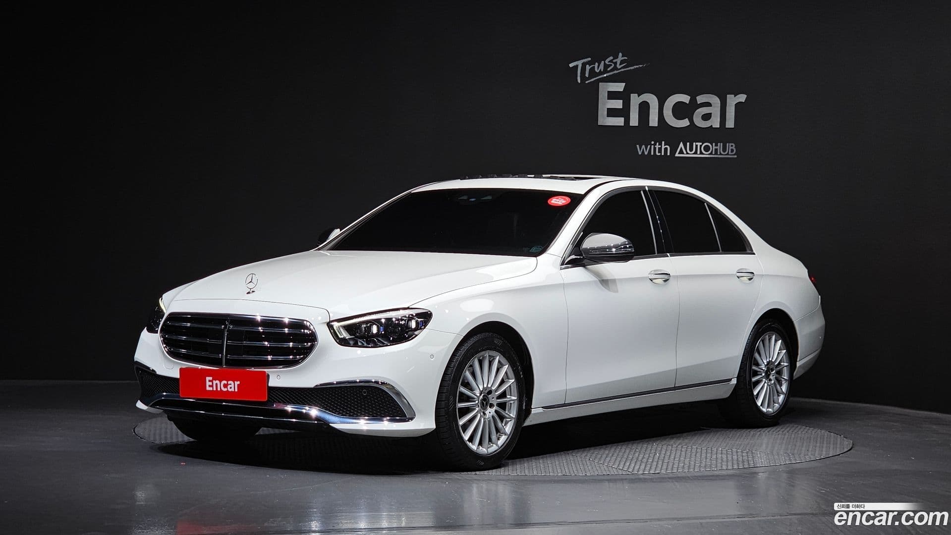 Main__Slider__Photo:E-Class Mercedes-Benz 2021.2-0