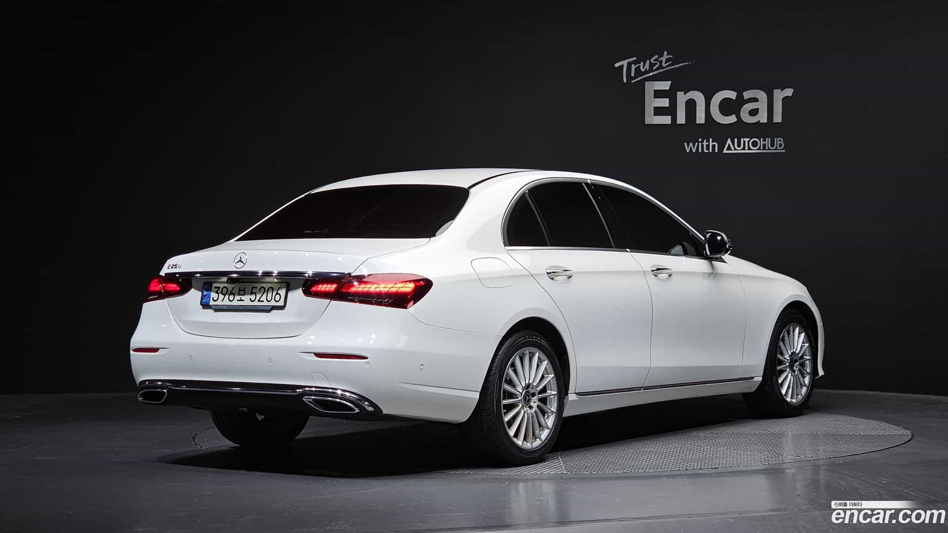 E-Class Mercedes-Benz 2021.2-OUTER-002