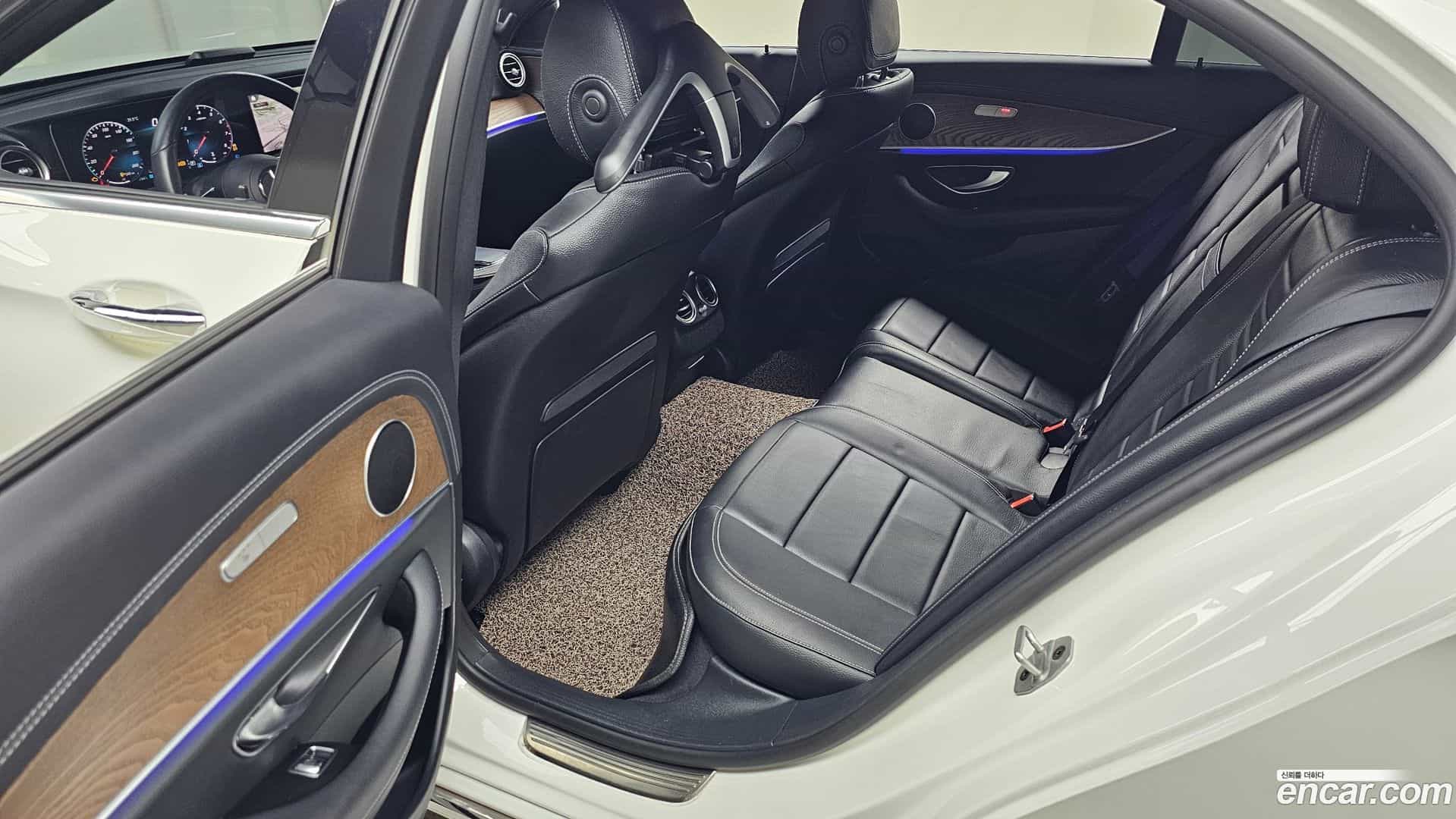 E-Class Mercedes-Benz 2021.2-OPTION-015