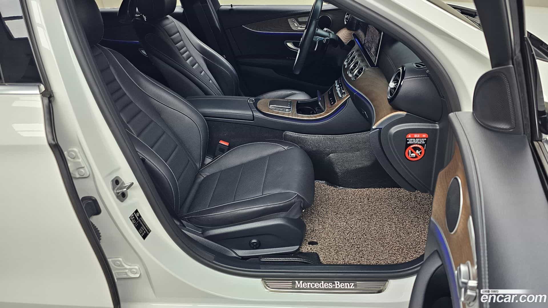 E-Class Mercedes-Benz 2021.2-OPTION-016