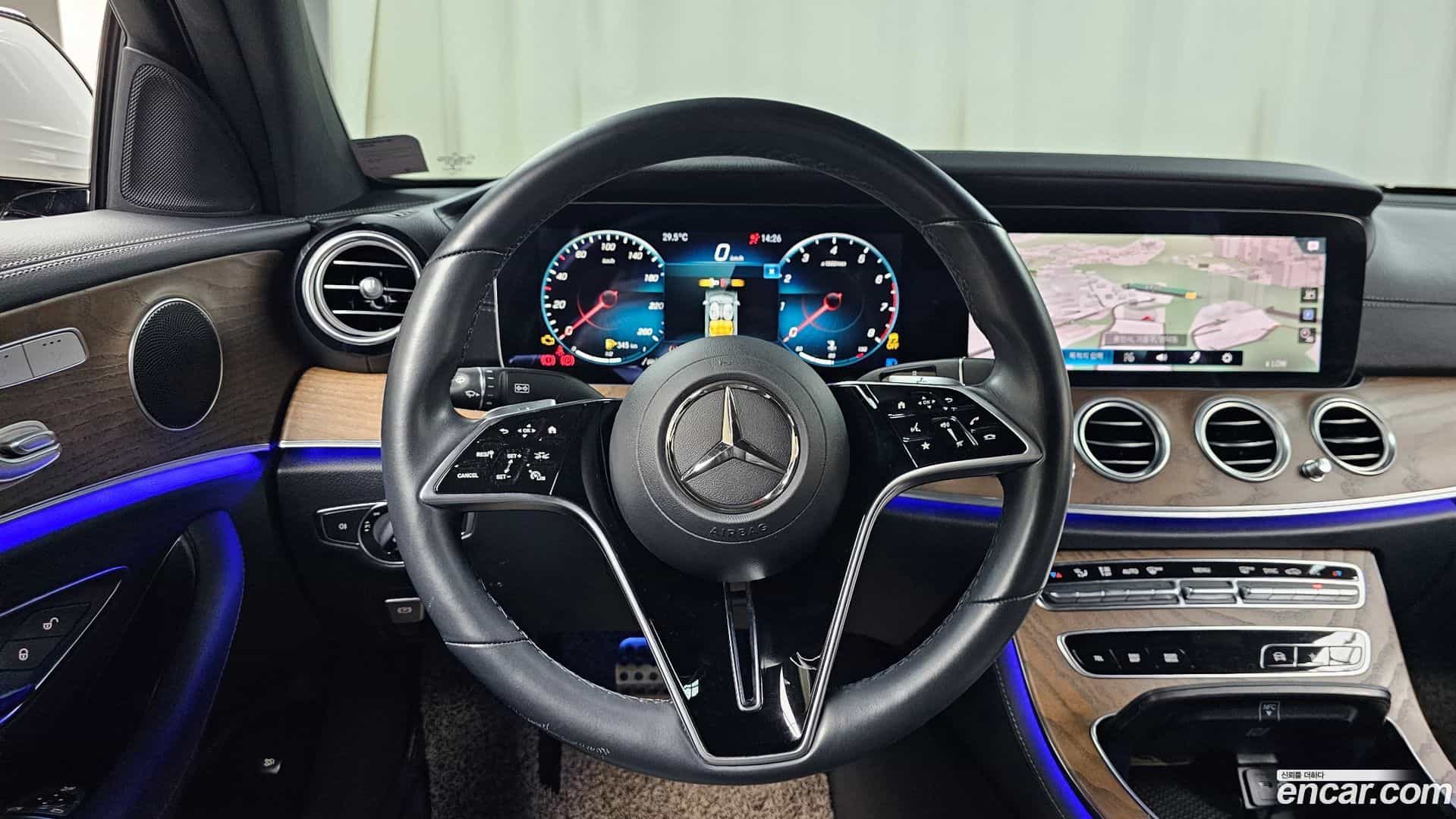 E-Class Mercedes-Benz 2021.2-OPTION-017