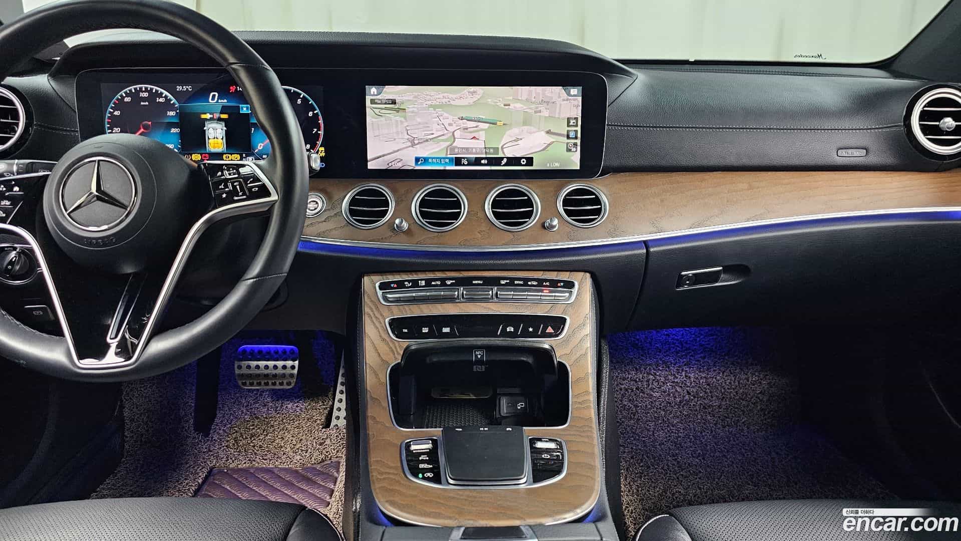 E-Class Mercedes-Benz 2021.2-OPTION-023