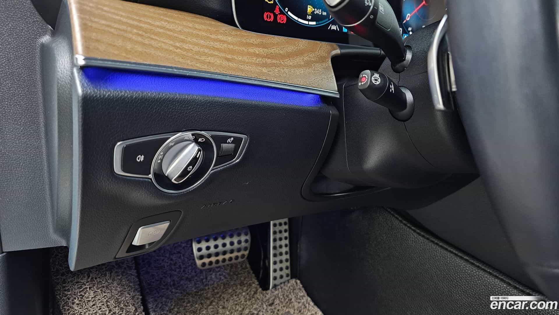 E-Class Mercedes-Benz 2021.2-OPTION-024
