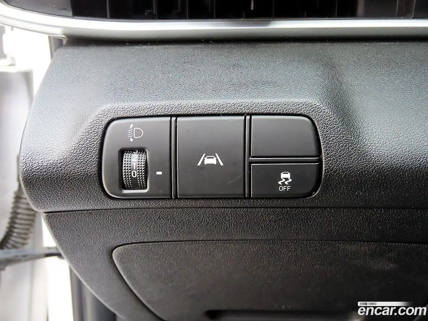 AVANTE Hyundai 2021.4-OPTION-016