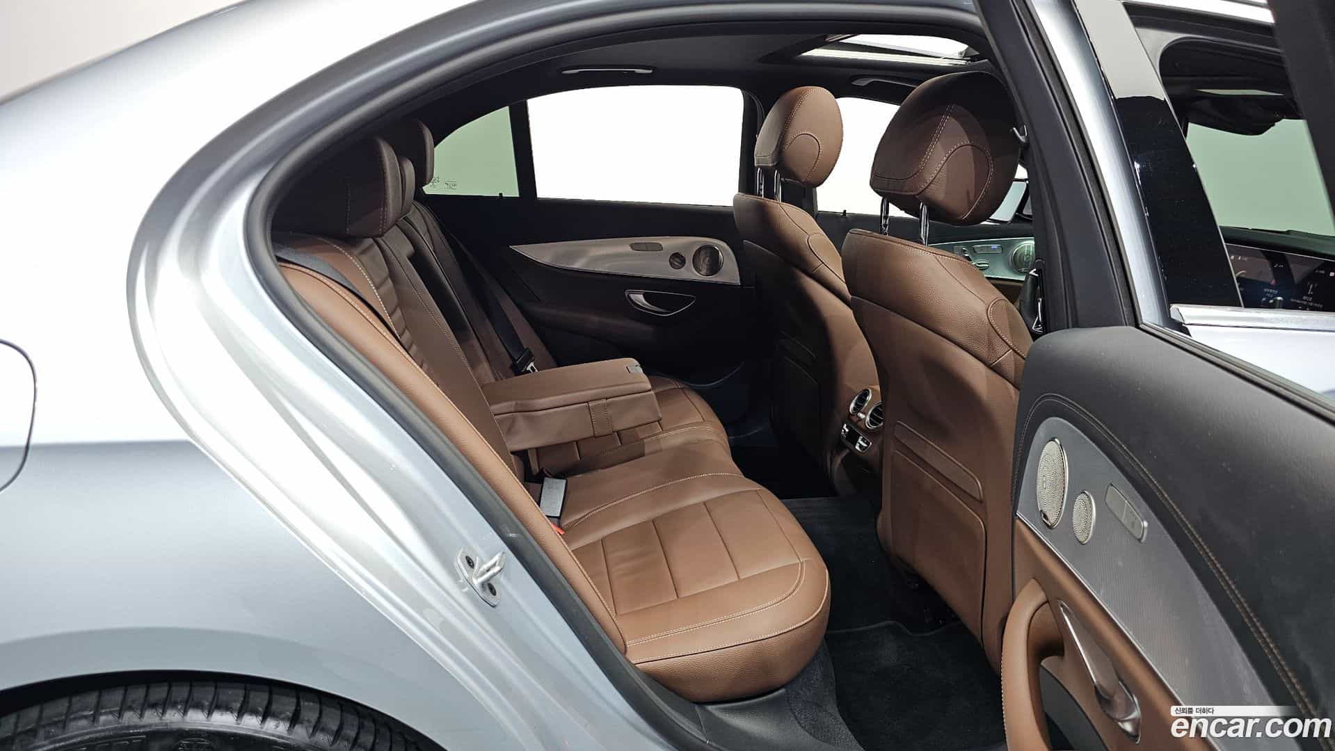 E-Class Mercedes-Benz 2021.6-OPTION-015