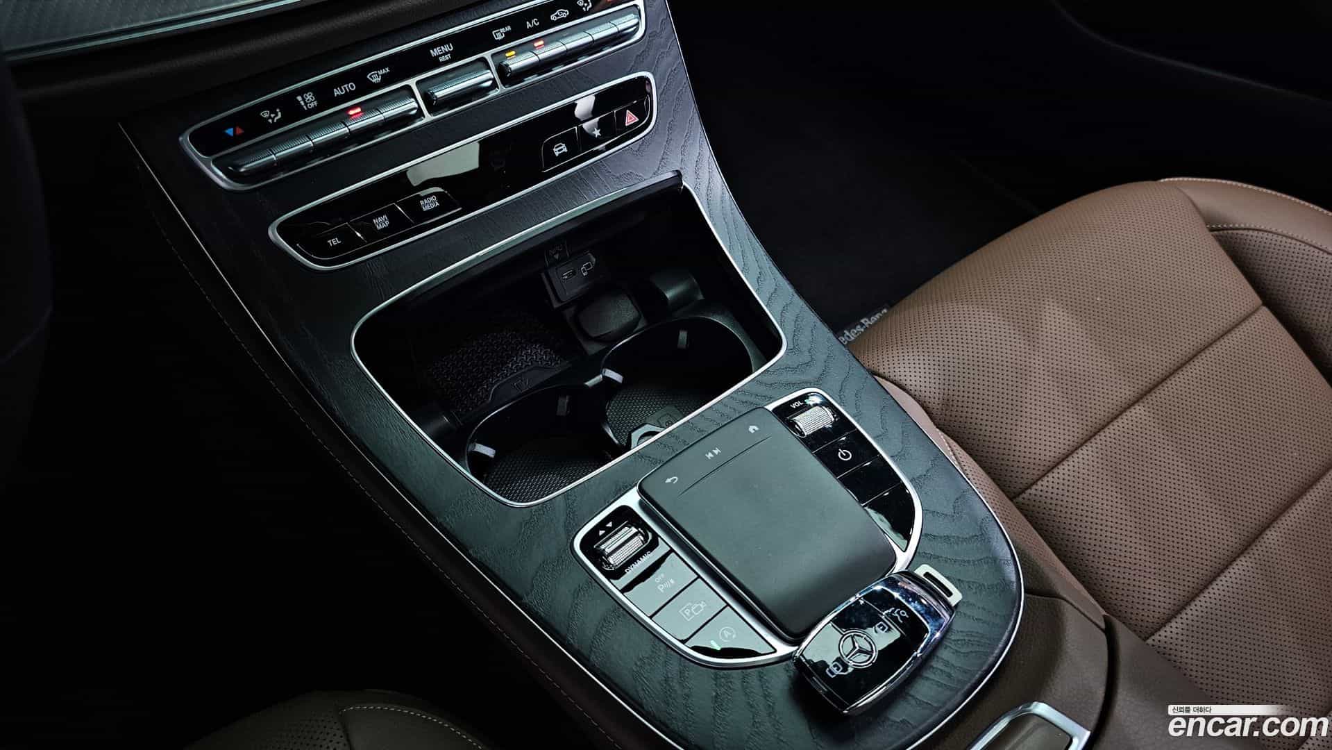 E-Class Mercedes-Benz 2021.6-OPTION-021