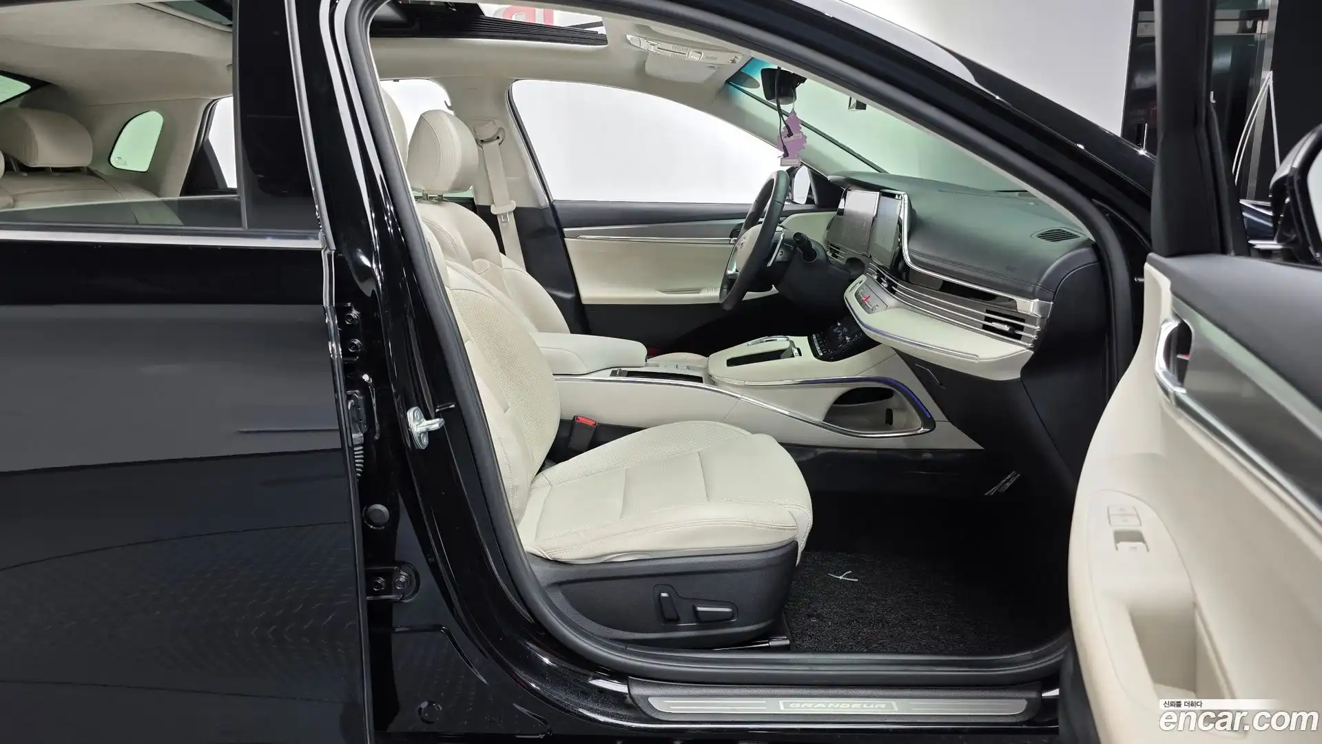 Grandeur Hyundai 2022.6-OPTION-015