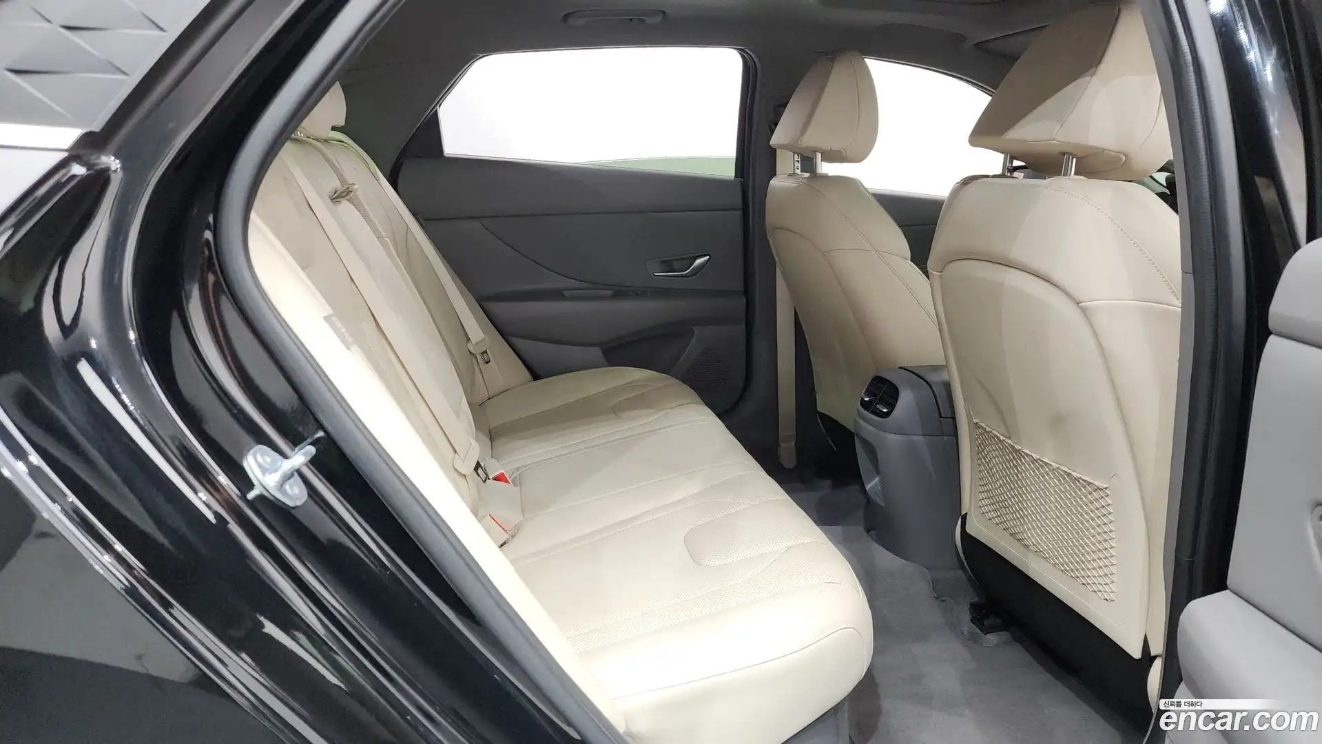 AVANTE Hyundai 2024.6-OPTION-023